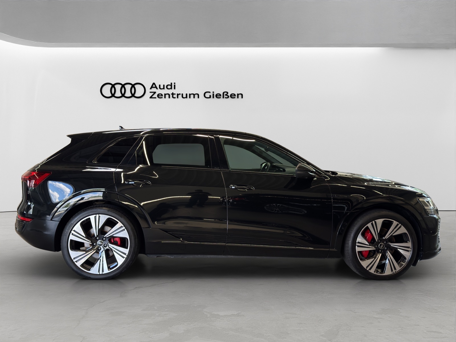 Q8 e-tron 55 quattro S line Black B&O HuD Pano AHK Matrix-LED Navi