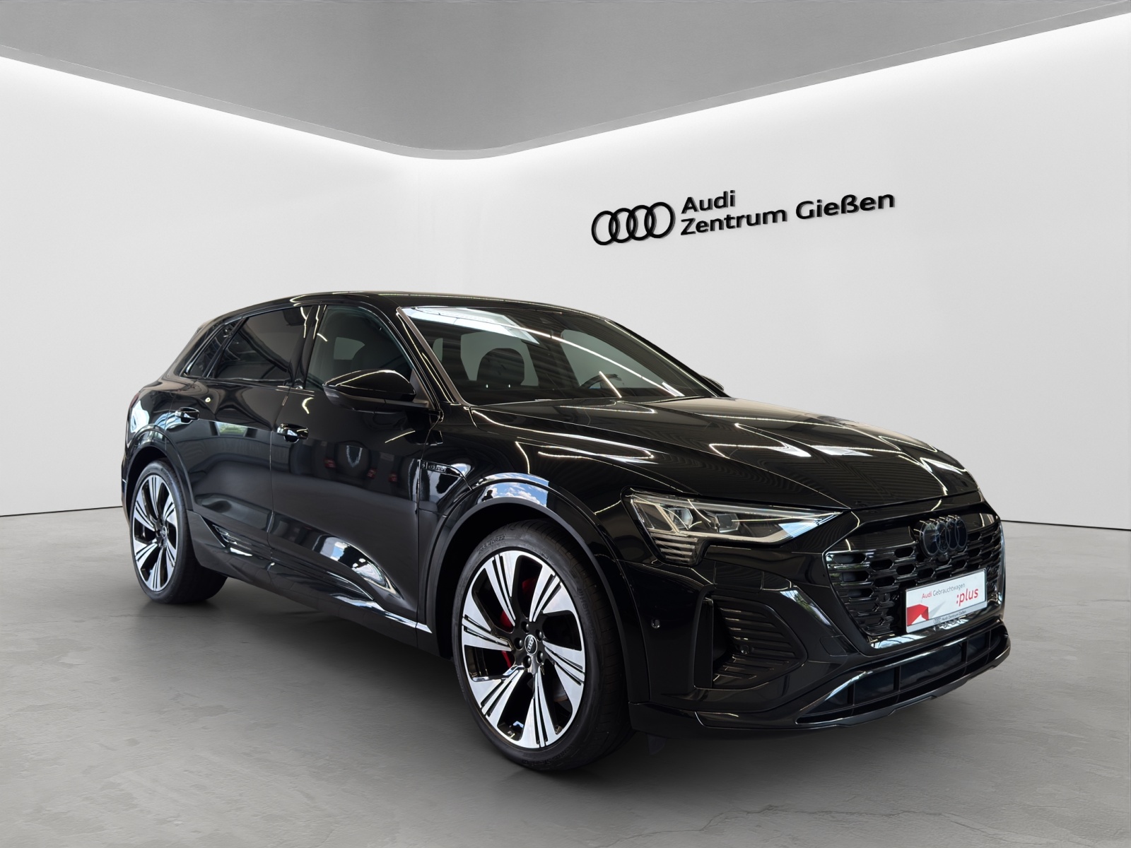 Q8 e-tron 55 quattro S line Black B&O HuD Pano AHK Matrix-LED Navi