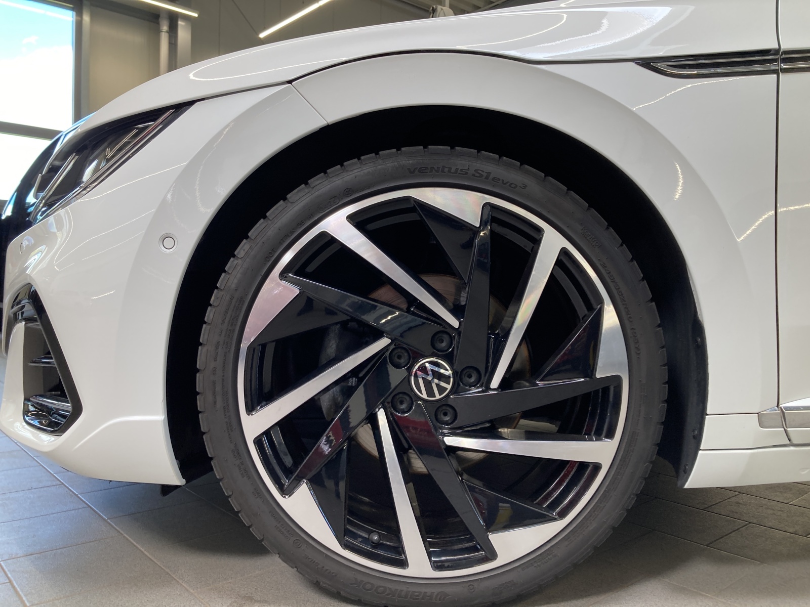 Arteon Shooting Brake TDI DSG R-Line LED DCC AHK Navi