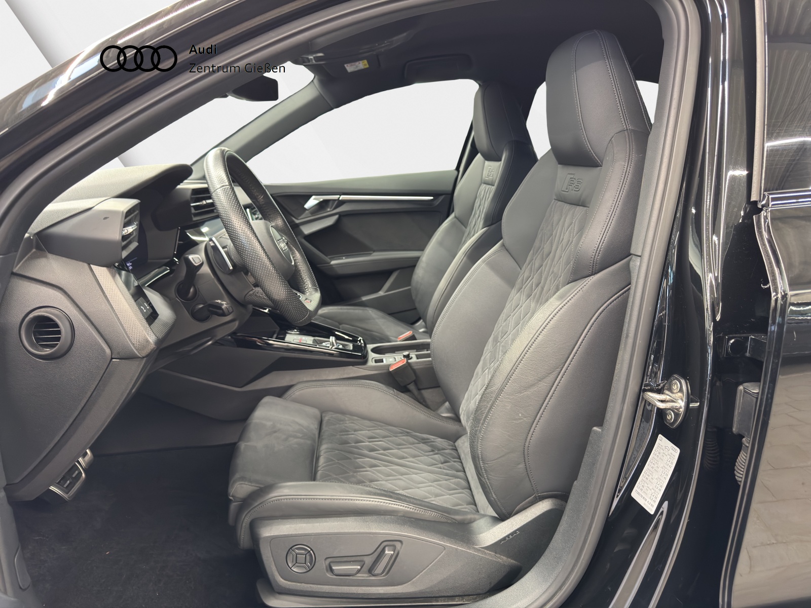 RS 3 Limousine 2.5 TFSI quattro Black Matrix HuD B&O Keramik Dynamik