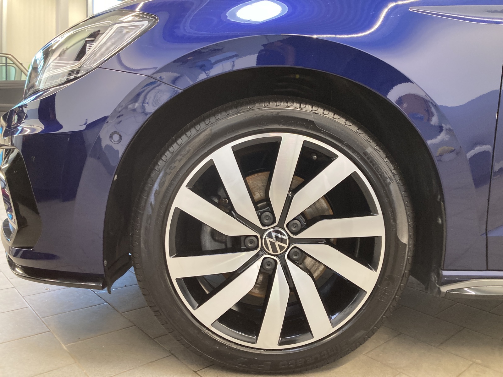 Touran TSI DSG Goal R-Line-Ext. IQ-Light AHK Kamera