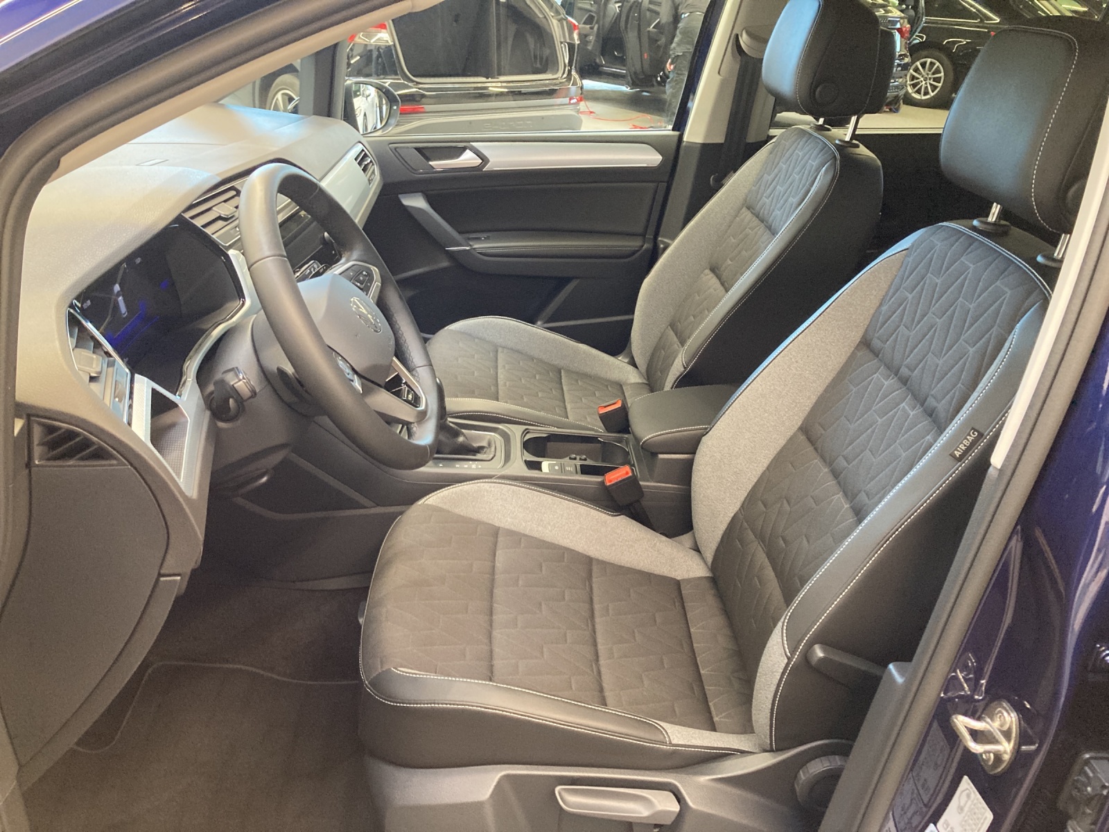 Touran TSI DSG Goal R-Line-Ext. IQ-Light AHK Kamera