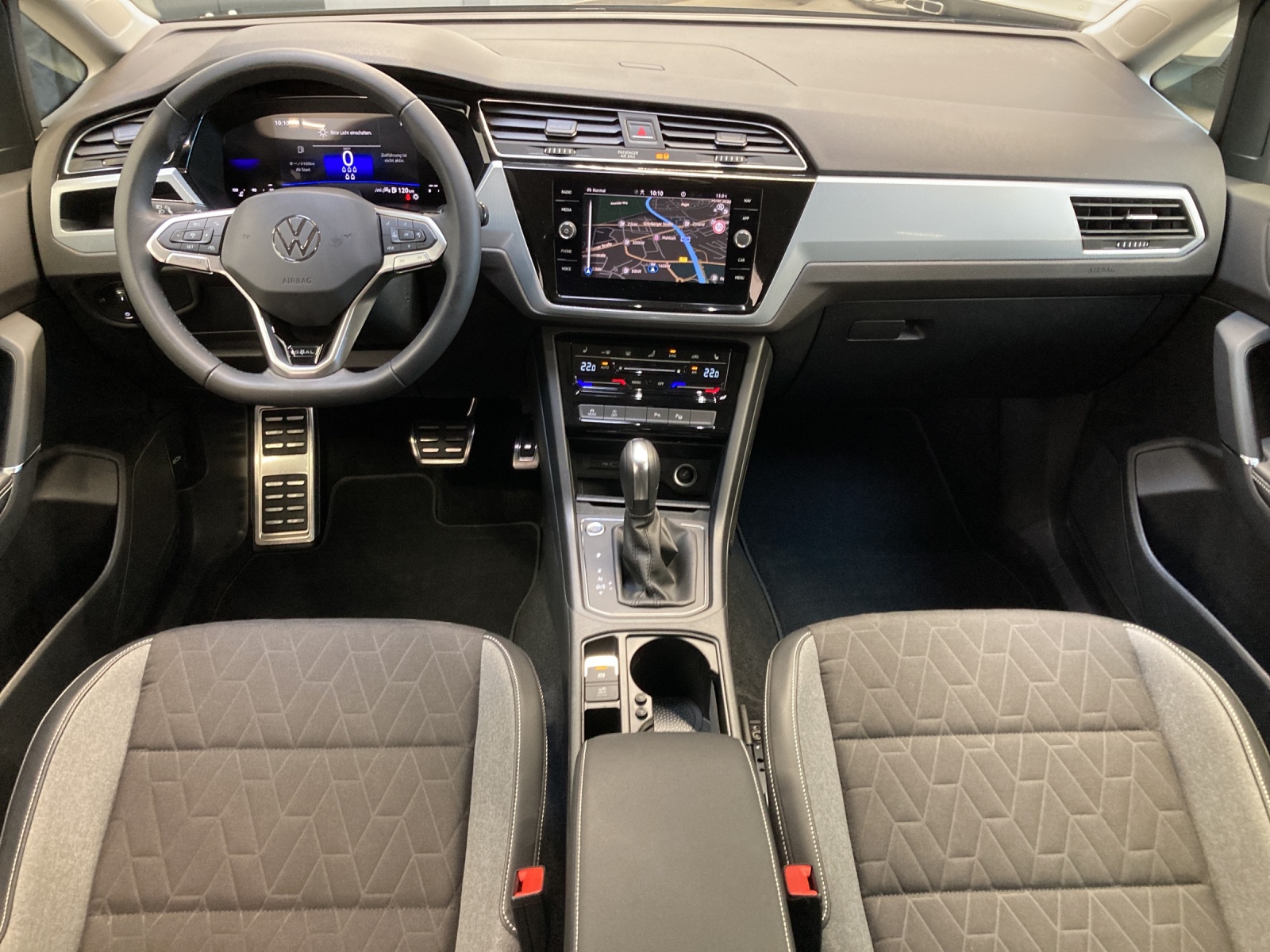 Touran TSI DSG Goal R-Line-Ext. IQ-Light AHK Kamera