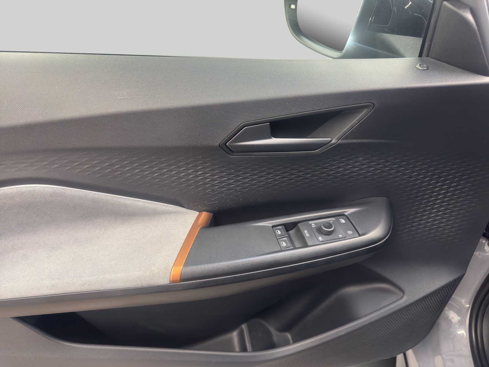 Born e-Boost electric 170 kW ACC Navi 360°Kamera