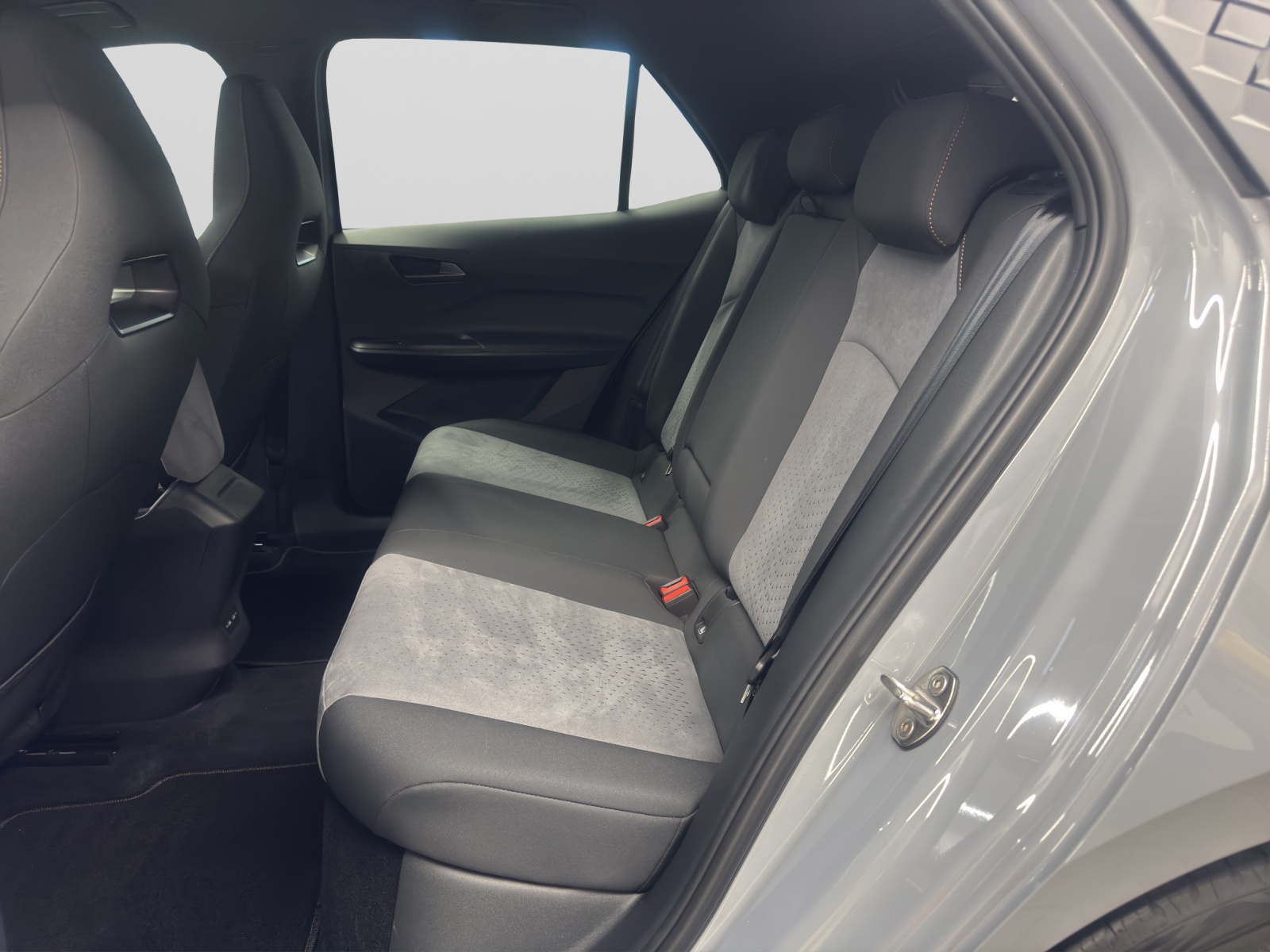Born e-Boost electric 170 kW ACC Navi 360°Kamera