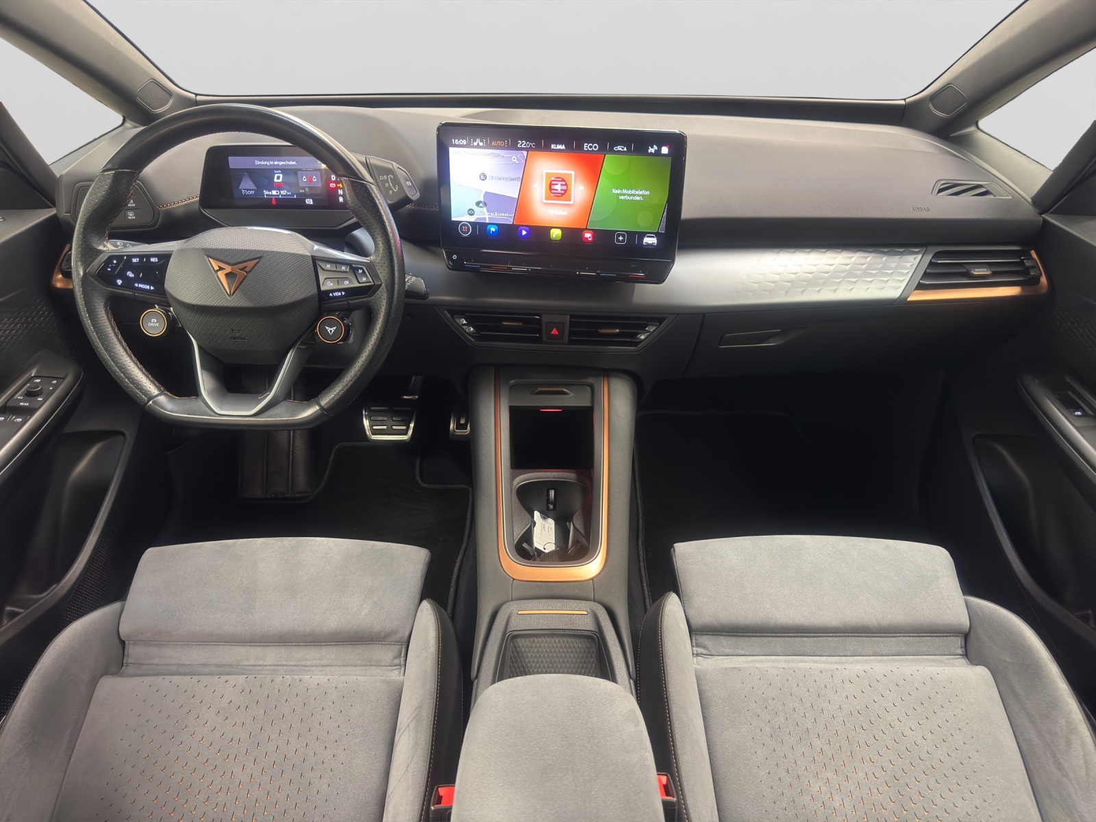 Born e-Boost electric 170 kW ACC Navi 360°Kamera