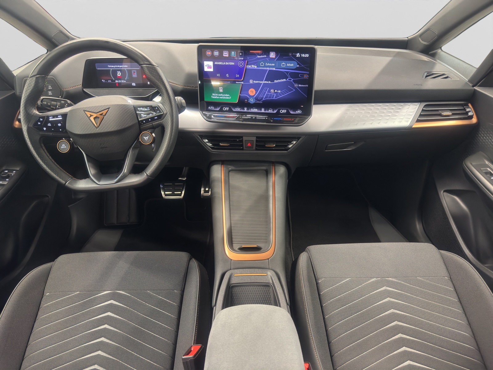 Born e-Boost electric 170 kW ACC Kamera Navi LED
