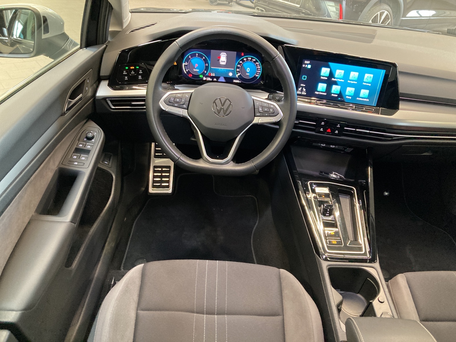 Golf 8 Variant TDI DSG 4M Alltrack IQ-Light Panodach Standh.AHK