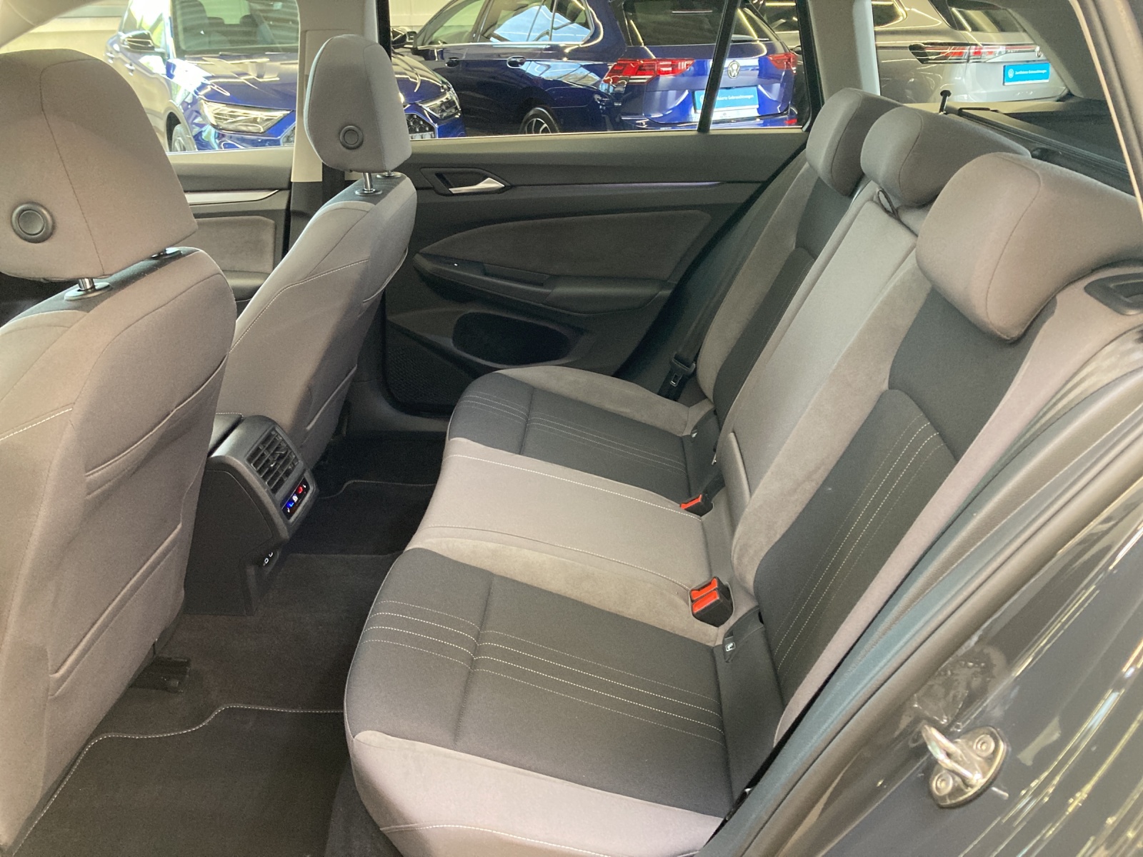 Golf 8 Variant TDI DSG 4M Alltrack IQ-Light Panodach Standh.AHK