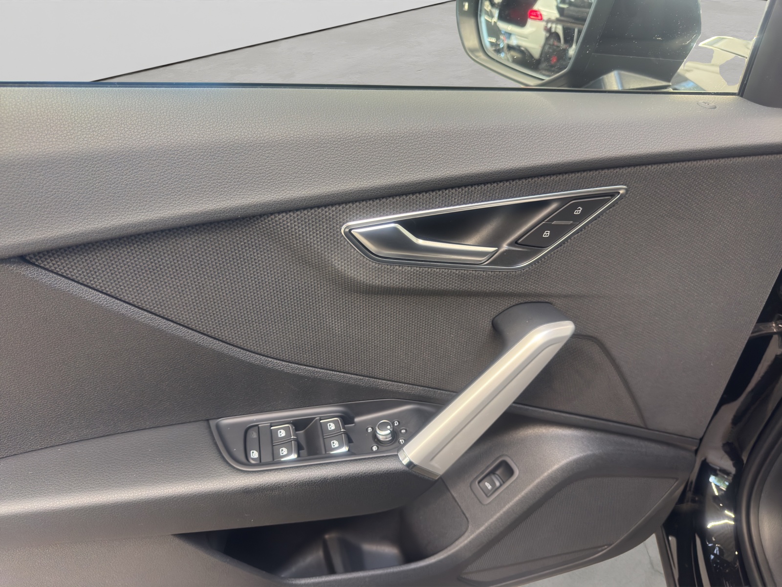 Q2 30 TFSI S line Black Kamera LED Navi