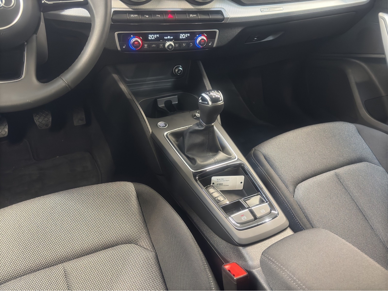 Q2 30 TFSI S line Black Kamera LED Navi