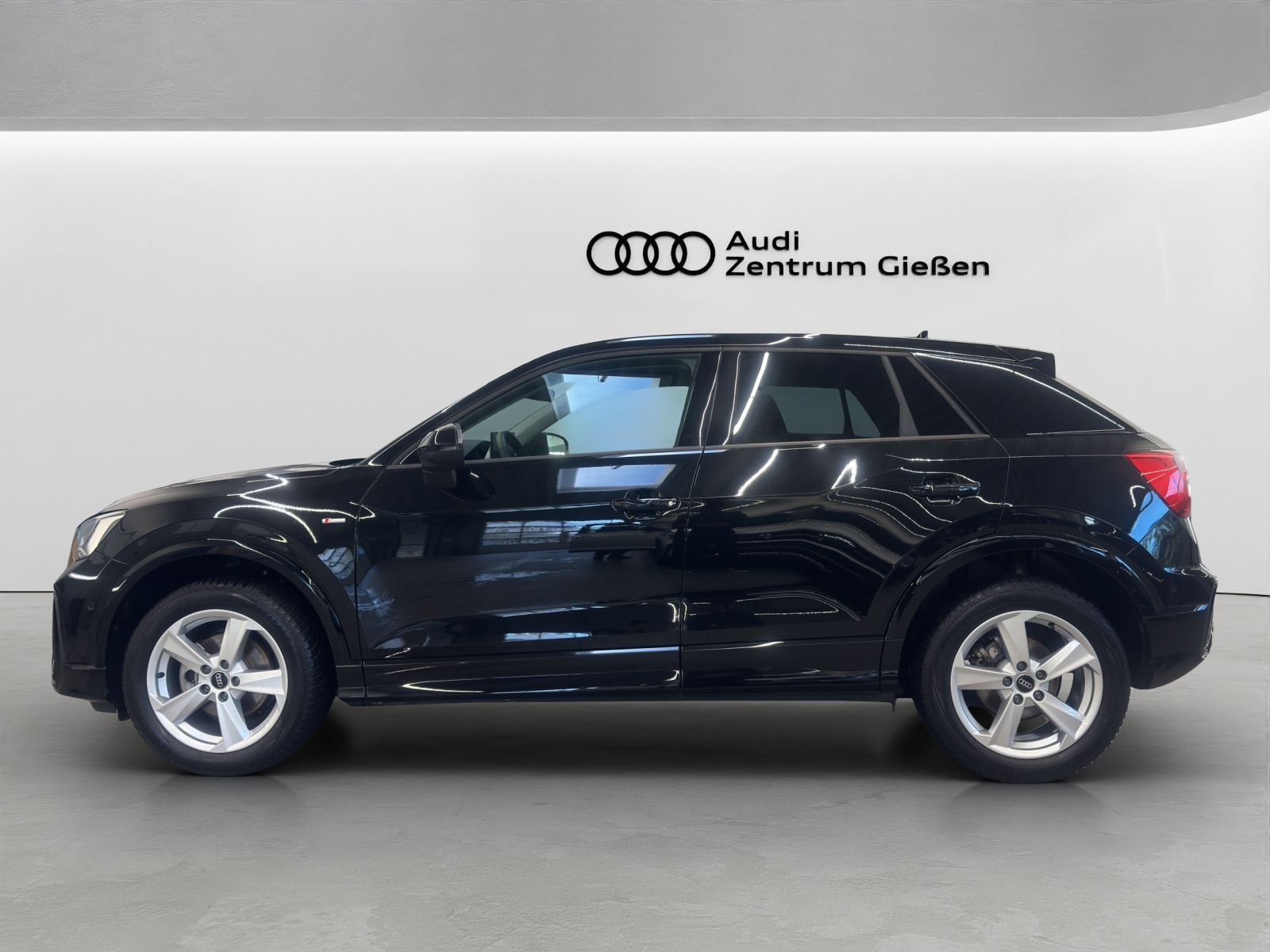 Q2 30 TFSI S line Black Kamera LED Navi