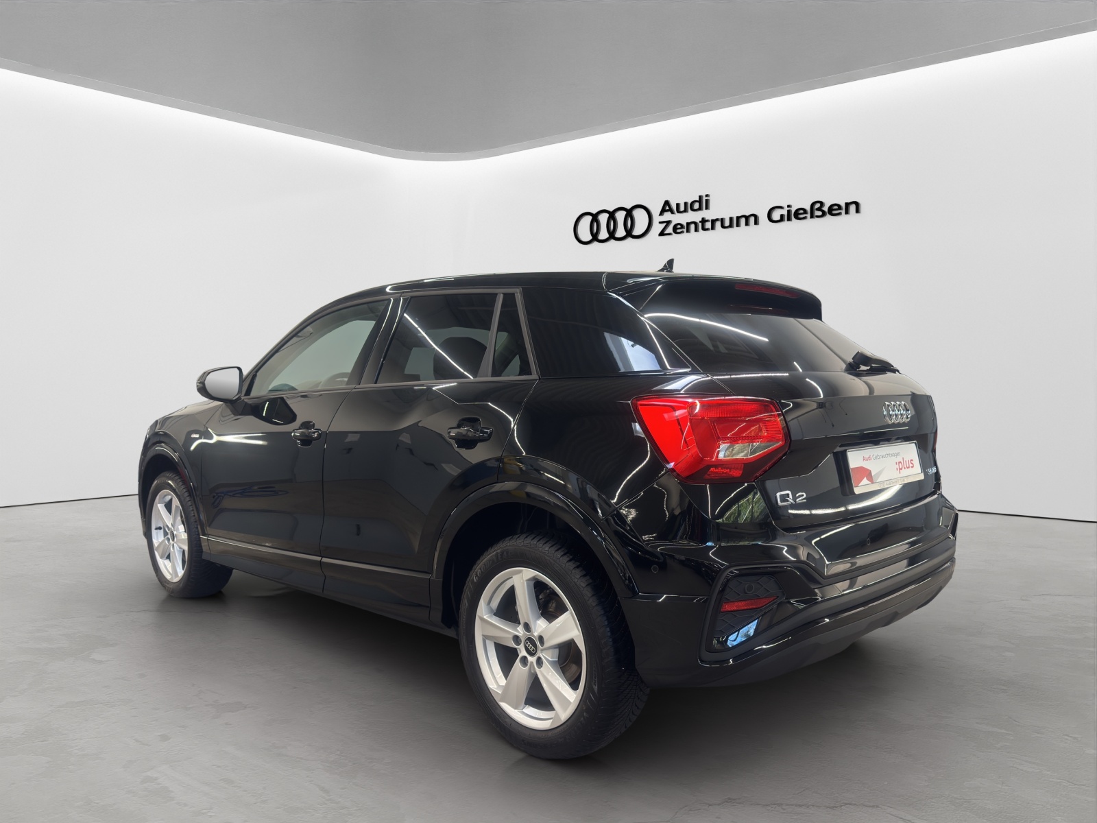 Q2 30 TFSI S line Black Kamera LED Navi