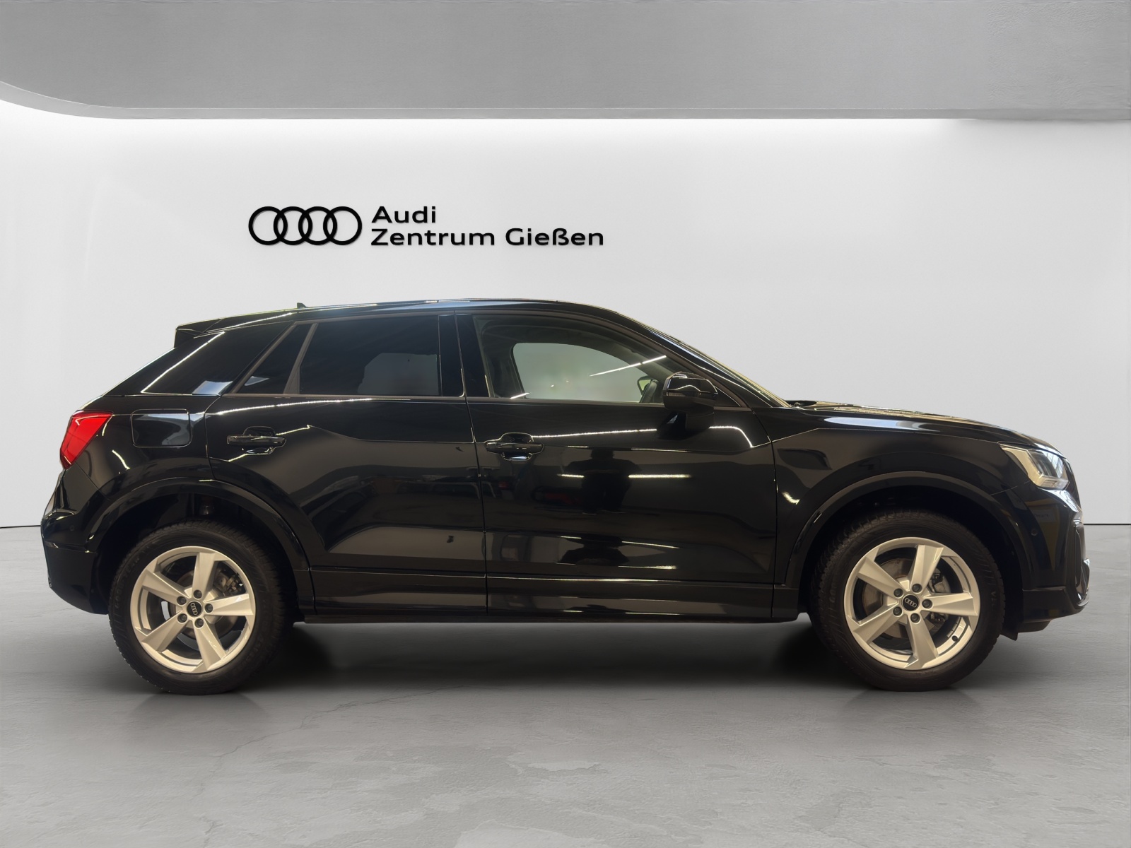 Q2 30 TFSI S line Black Kamera LED Navi