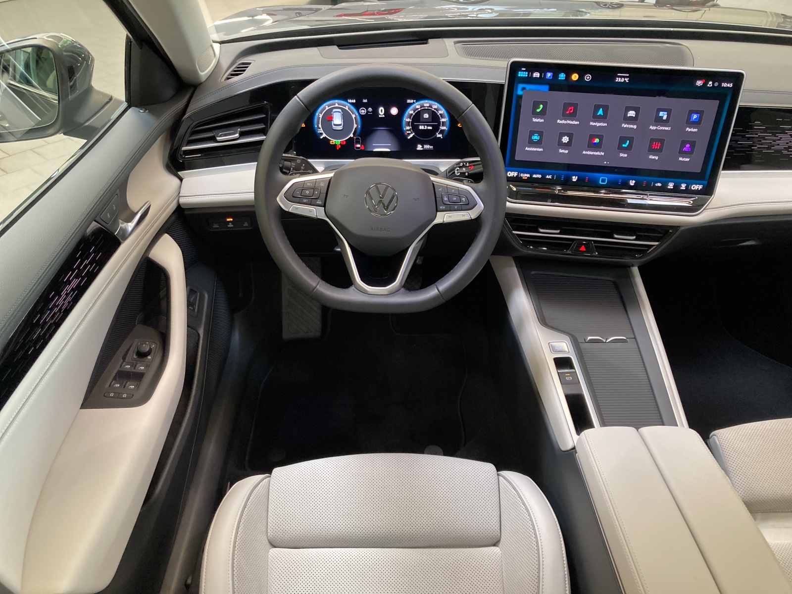 Passat Variant eTSI DSG Business HeadUp IQ-Light Panodach Ergositz