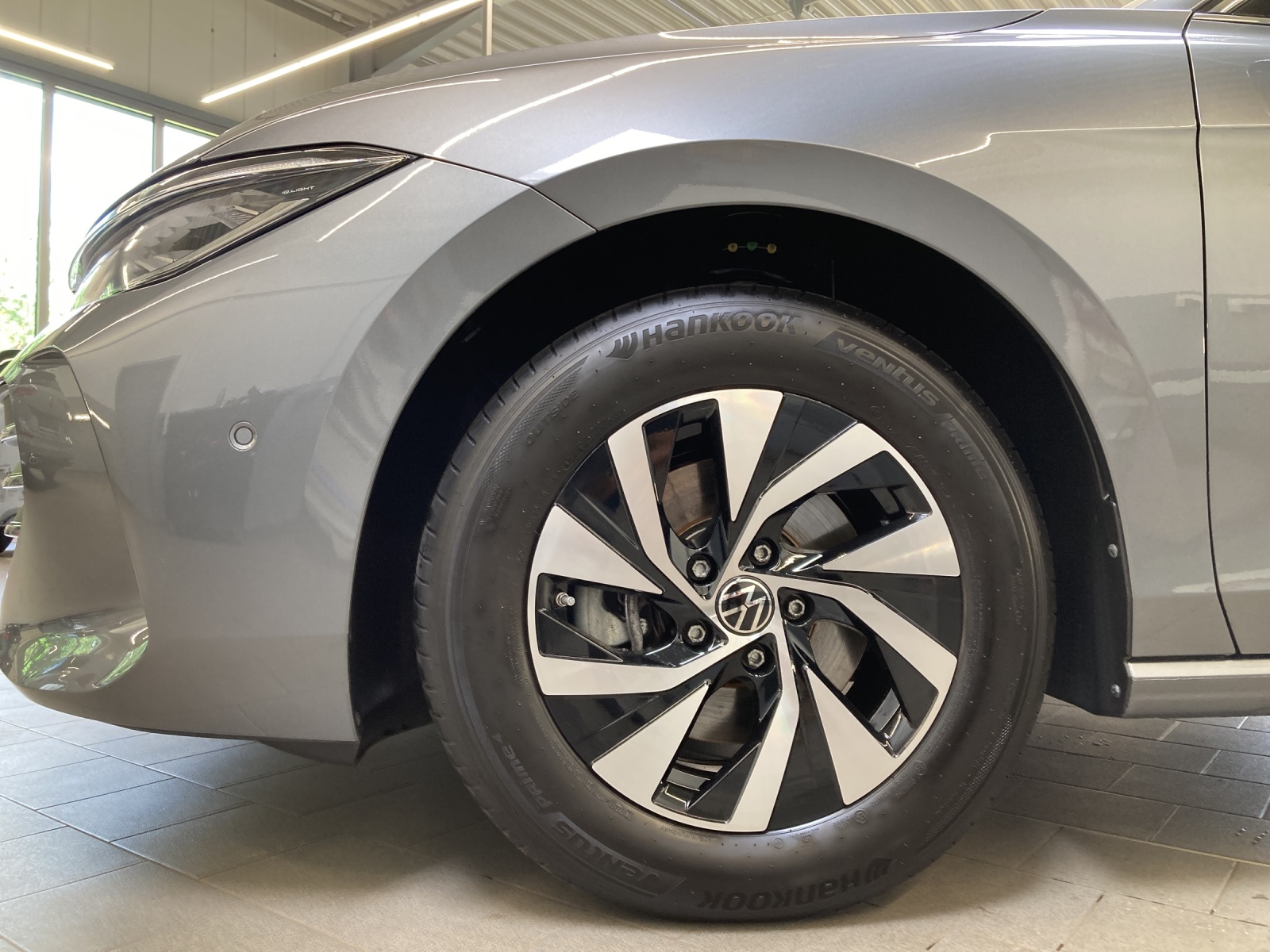 Passat Variant eTSI DSG Business HeadUp IQ-Light Panodach Ergositz