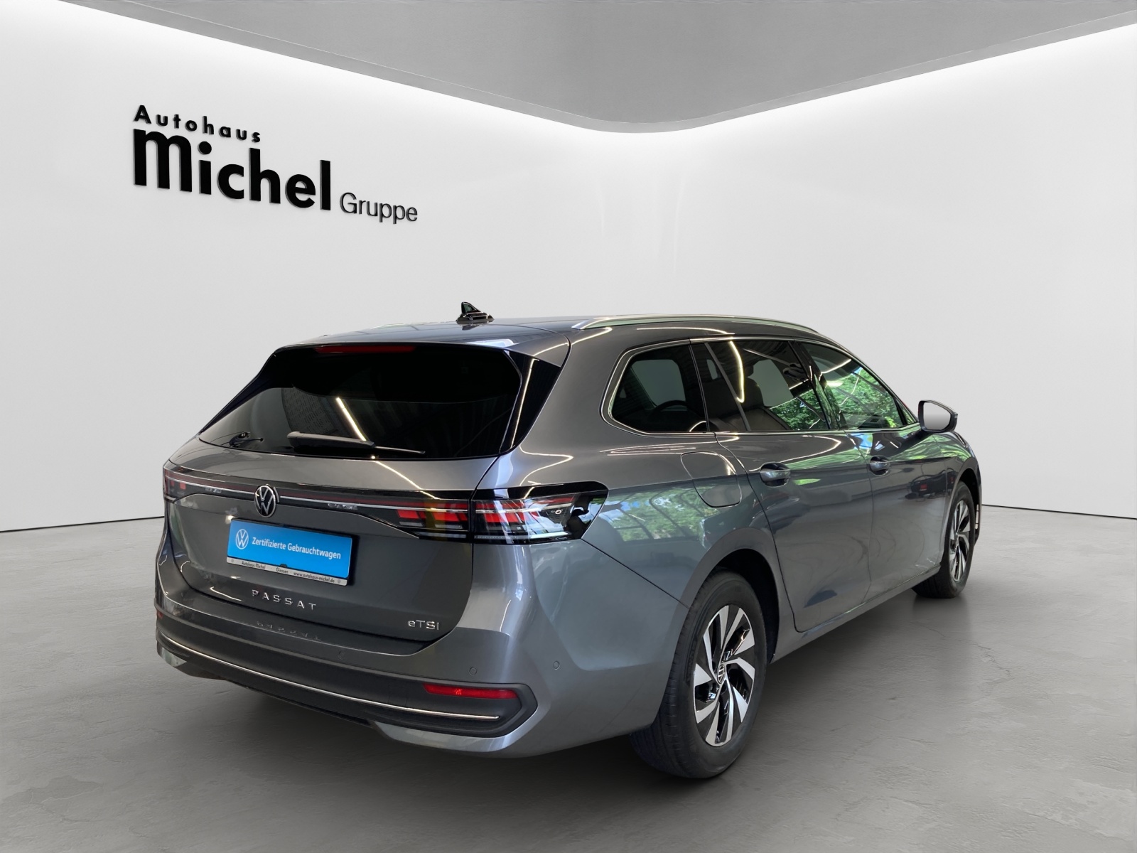 Passat Variant eTSI DSG Business HeadUp IQ-Light Panodach Ergositz