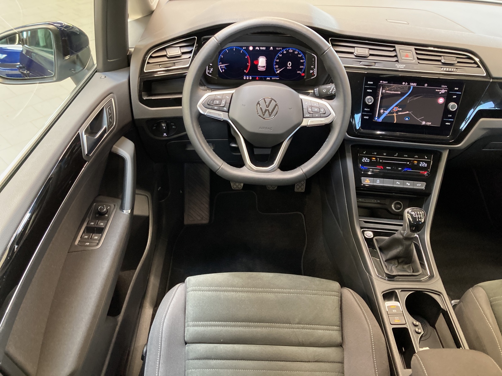 Touran TSI Highline LED Navi AHK TravelAssist Kamera