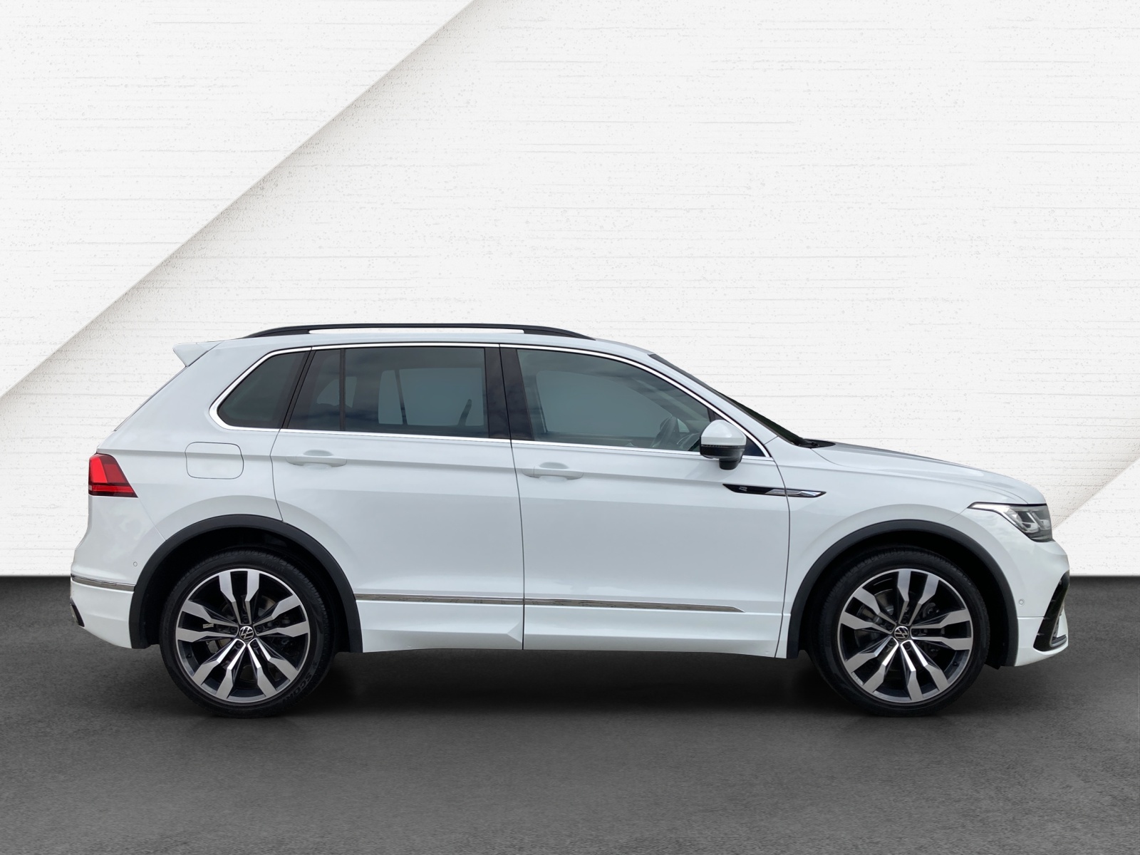 Tiguan 2.0 TDI DSG 4M R-Line LED-Matrix Navi AHK Alu-20Zoll