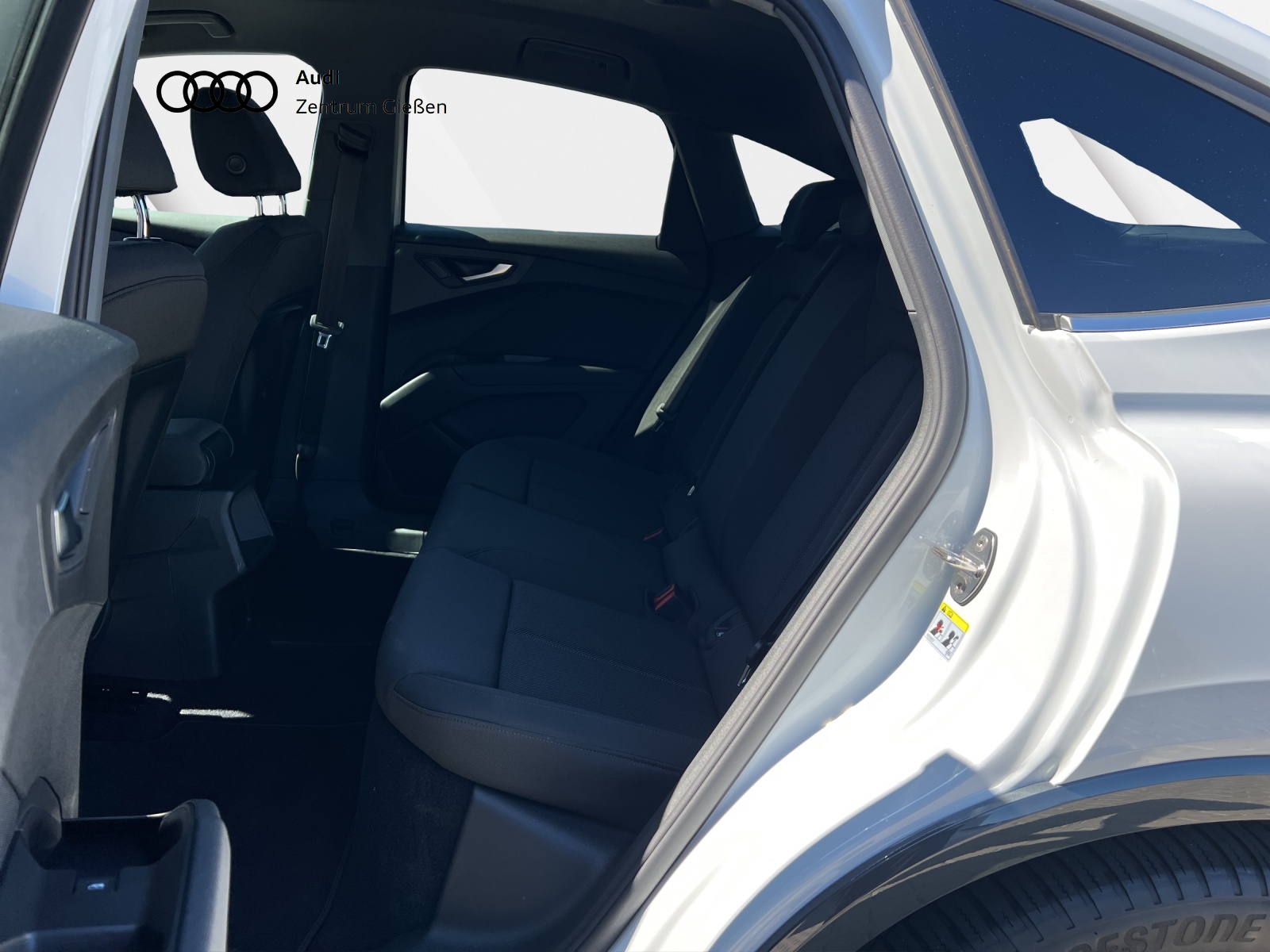 Q4 e-tron Sportback 50 quattro basis MMI Navi Plus