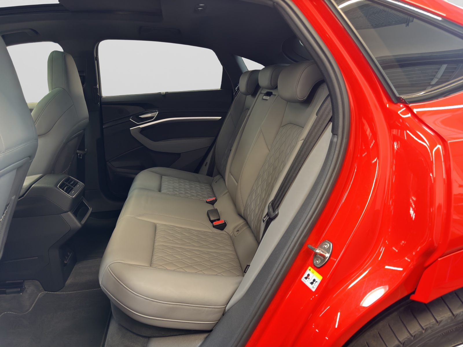 e-tron Sportback 55 quattro S line Pano HuD B&O AHK