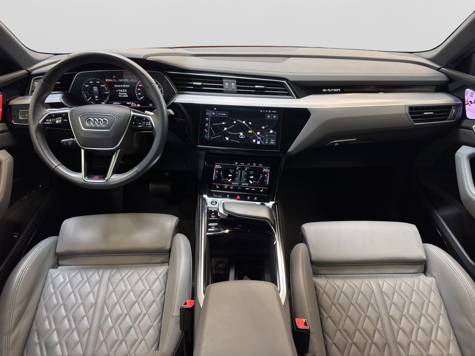 e-tron Sportback 55 quattro S line Pano HuD B&O AHK