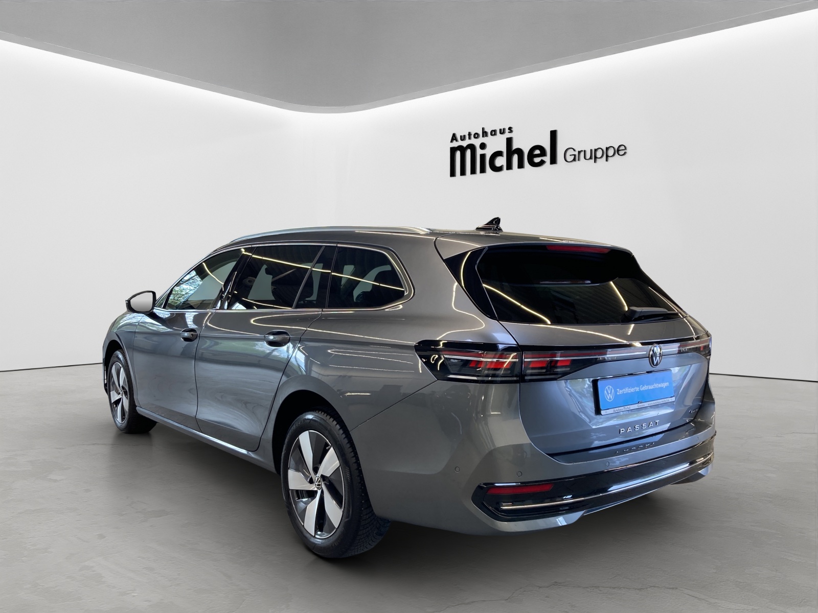 Passat Variant TDI DSG 4M Elegance IQ-Light AHK Kamera Harmann-Kardon