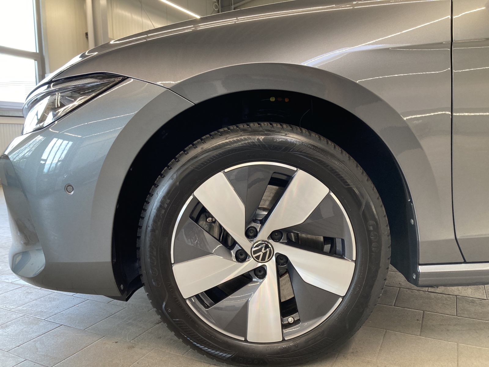 Passat Variant TDI DSG 4M Elegance IQ-Light AHK Kamera Harmann-Kardon