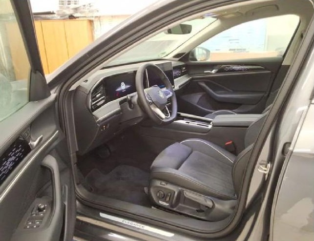 Passat Variant TDI DSG 4M Elegance IQ-Light AHK Kamera Harmann-Kardon