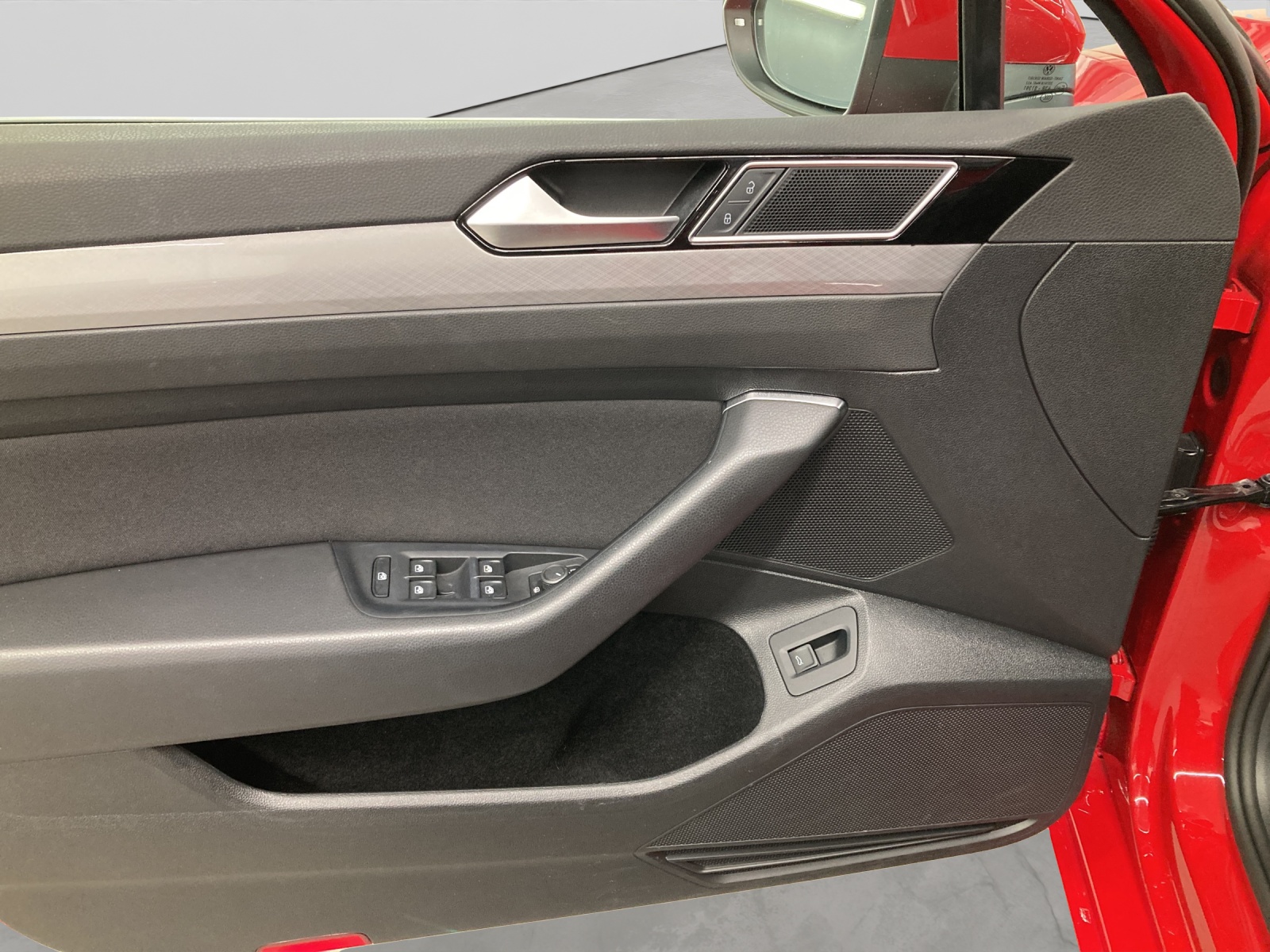 Passat Variant TDI DSG Business LED Navi TravelAssist Kamera