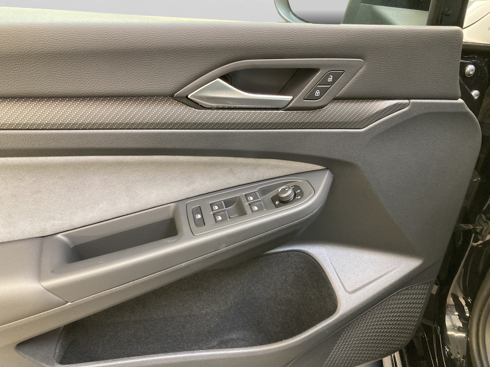 Golf 8 1.5 TSI R-Line LED TravelAssist Navi Harmann-Kardon