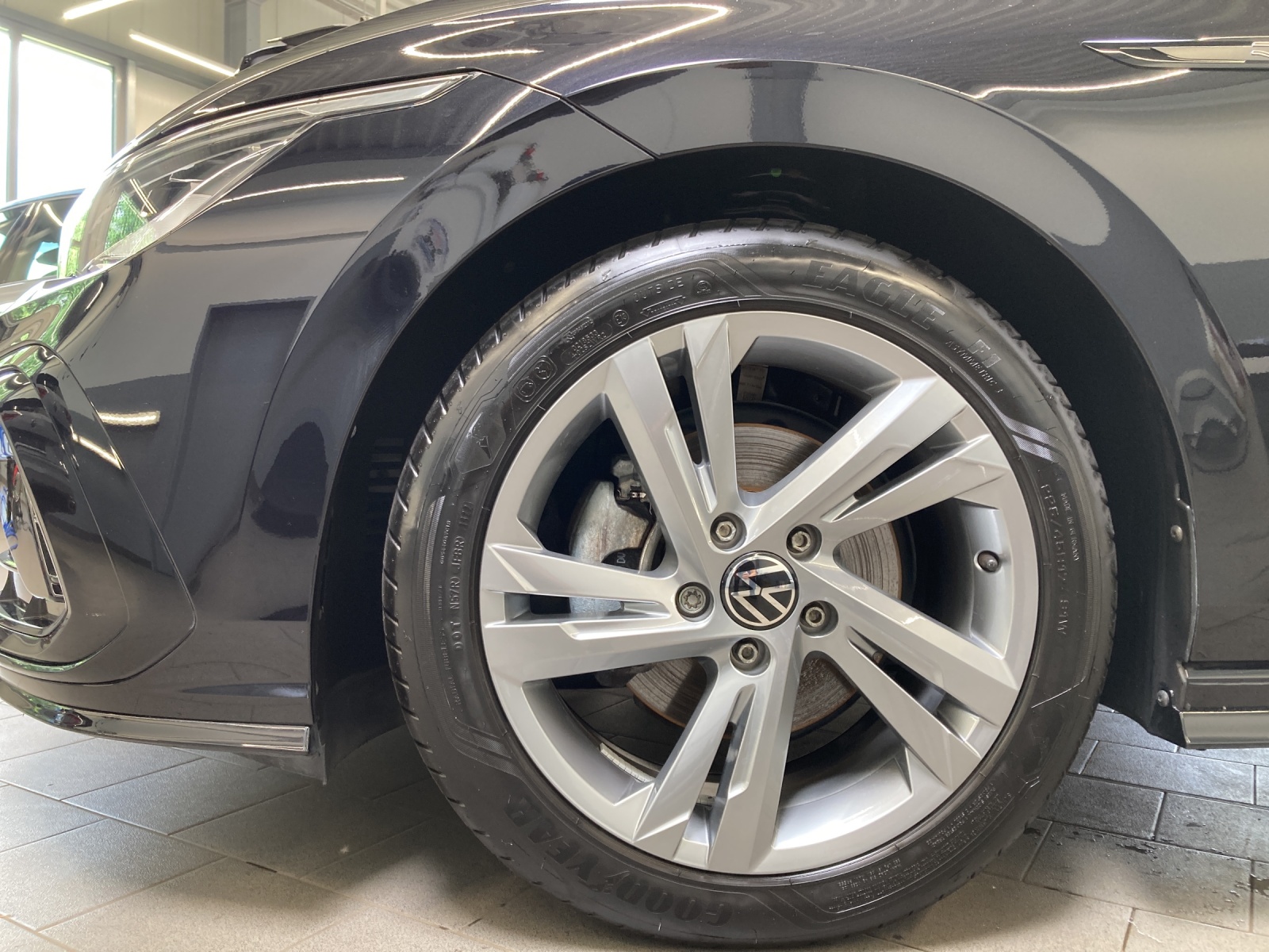 Golf 8 1.5 TSI R-Line LED TravelAssist Navi Harmann-Kardon