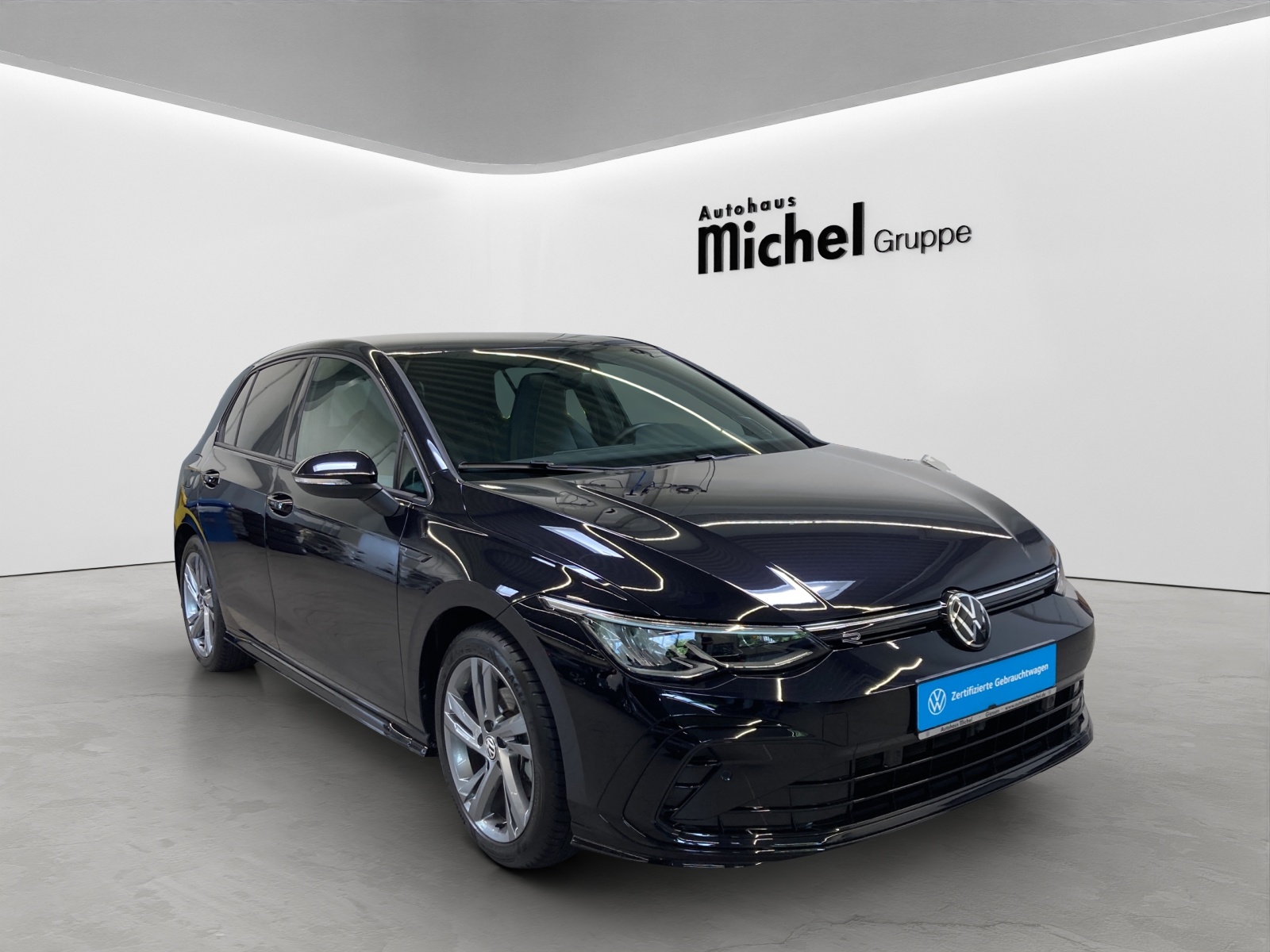 Golf 8 1.5 TSI R-Line LED TravelAssist Navi Harmann-Kardon