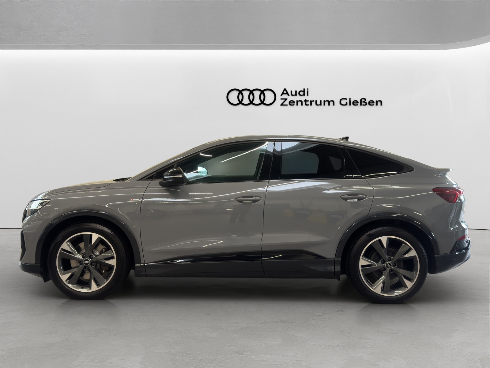 Q4 e-tron Sportback 50 quattro S line Black Pano HuD Matrix-LED Navi