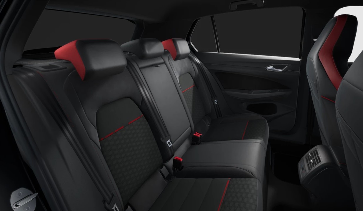 Golf GTI Clubsport 2,0 l TSI OPF 221 kW (300 PS) 7-Gang DSG UPE:  60.400,00