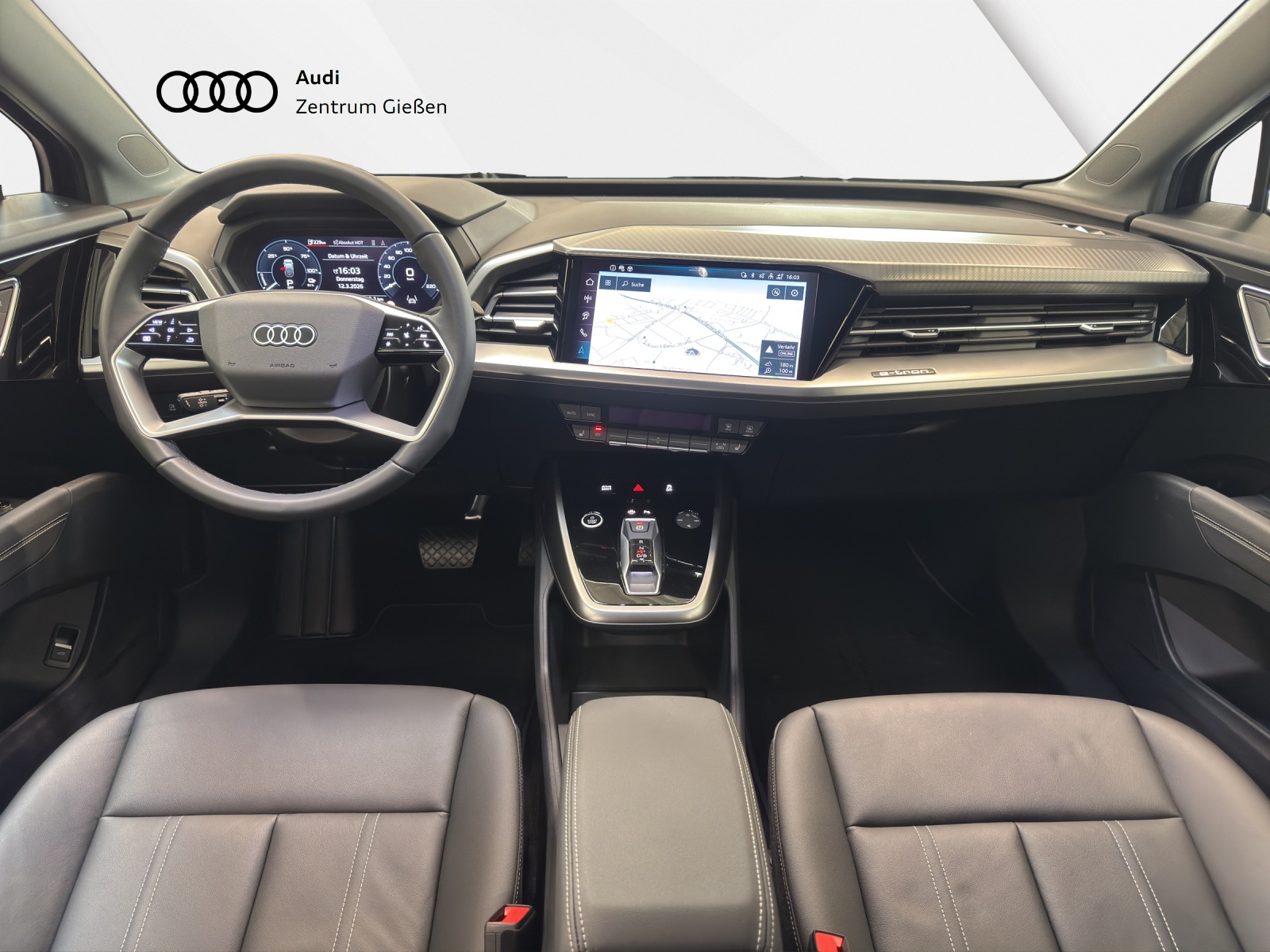 Q4 e-tron Sportback 45 Black AHK LED Assistenzpaket Navi