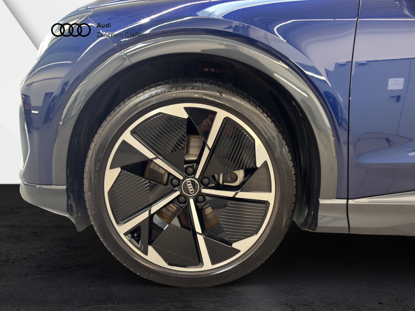 Q4 e-tron Sportback 45 Black AHK LED Assistenzpaket Navi