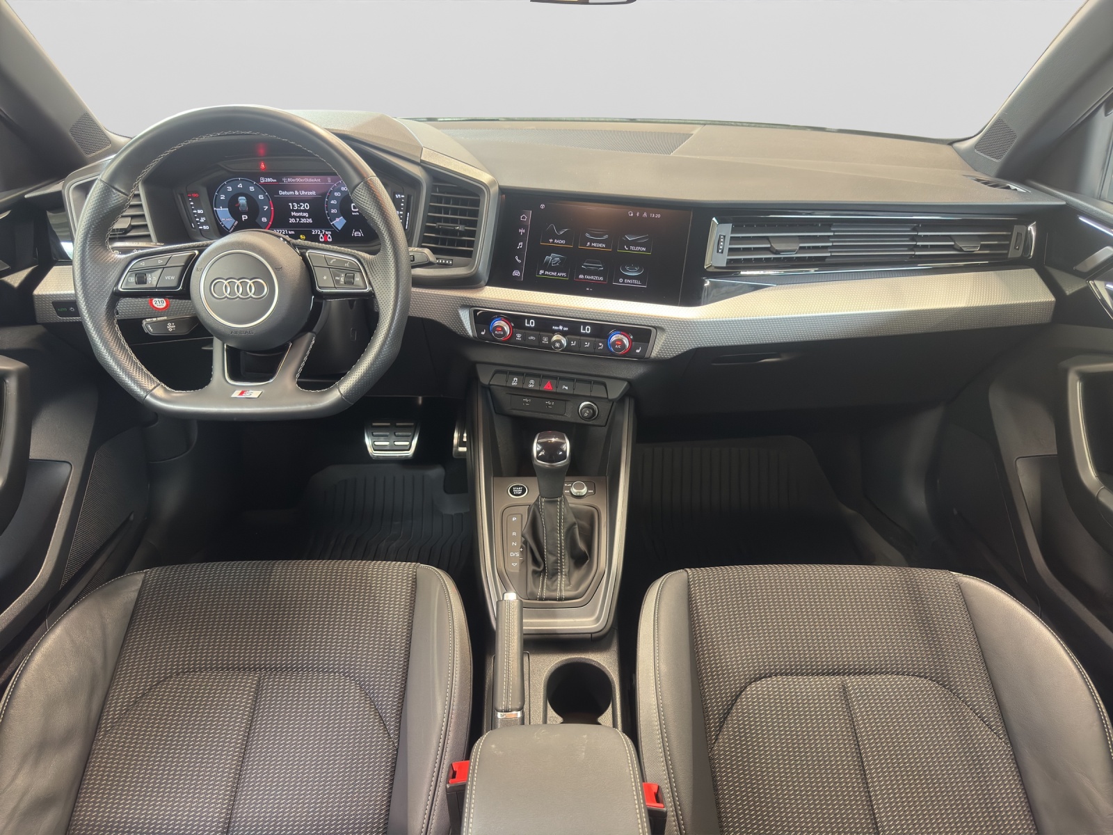 A1 Sportback 30 TFSI S line competition Black LED Kamera