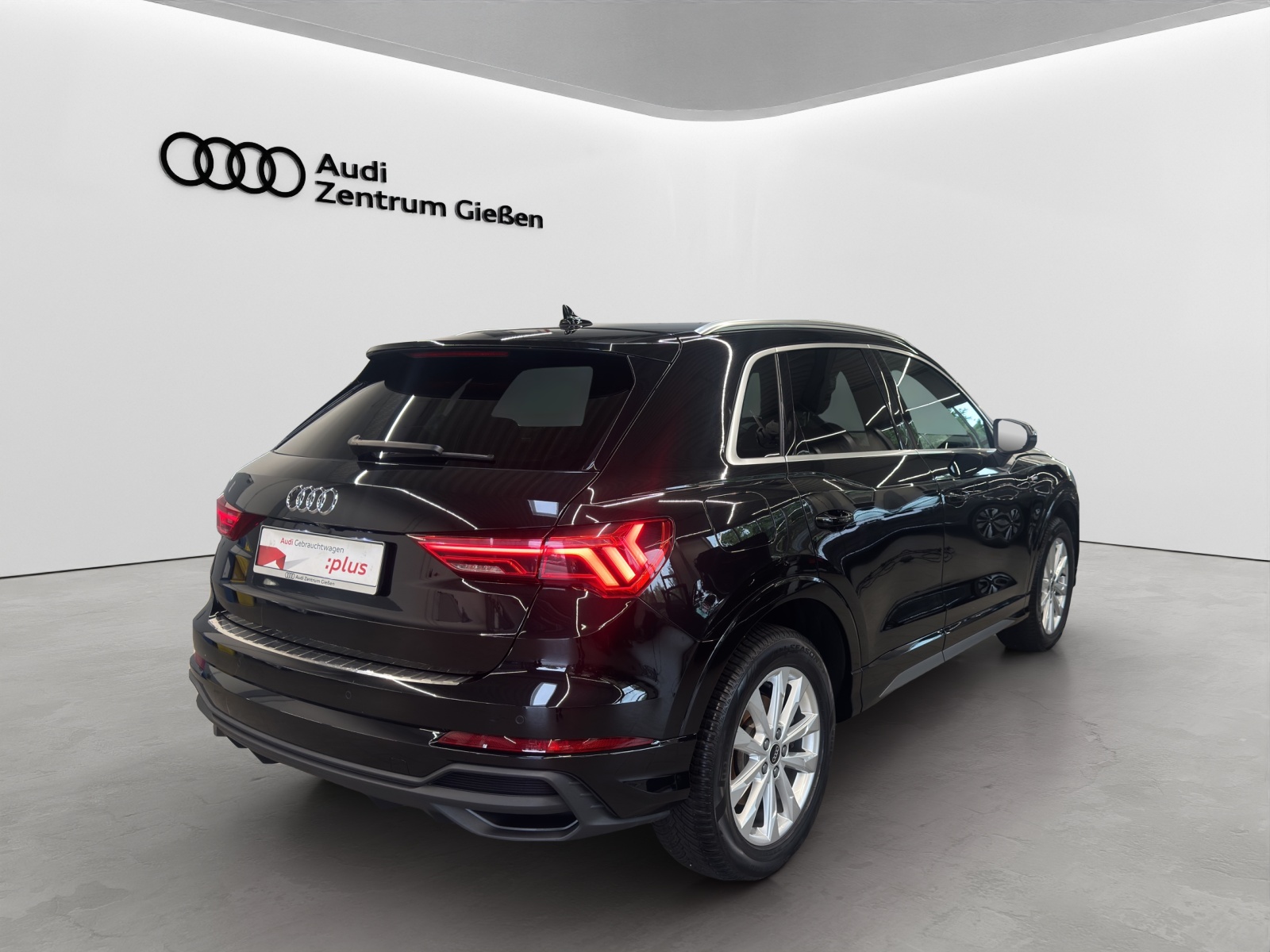 Q3 45 TFSI e S line AHK ACC LED Navi Kamera