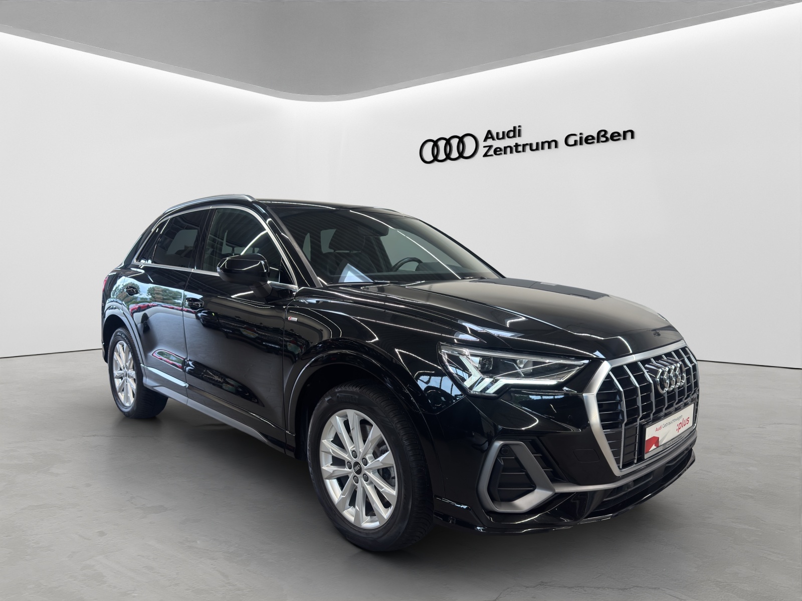 Q3 45 TFSI e S line AHK ACC LED Navi Kamera
