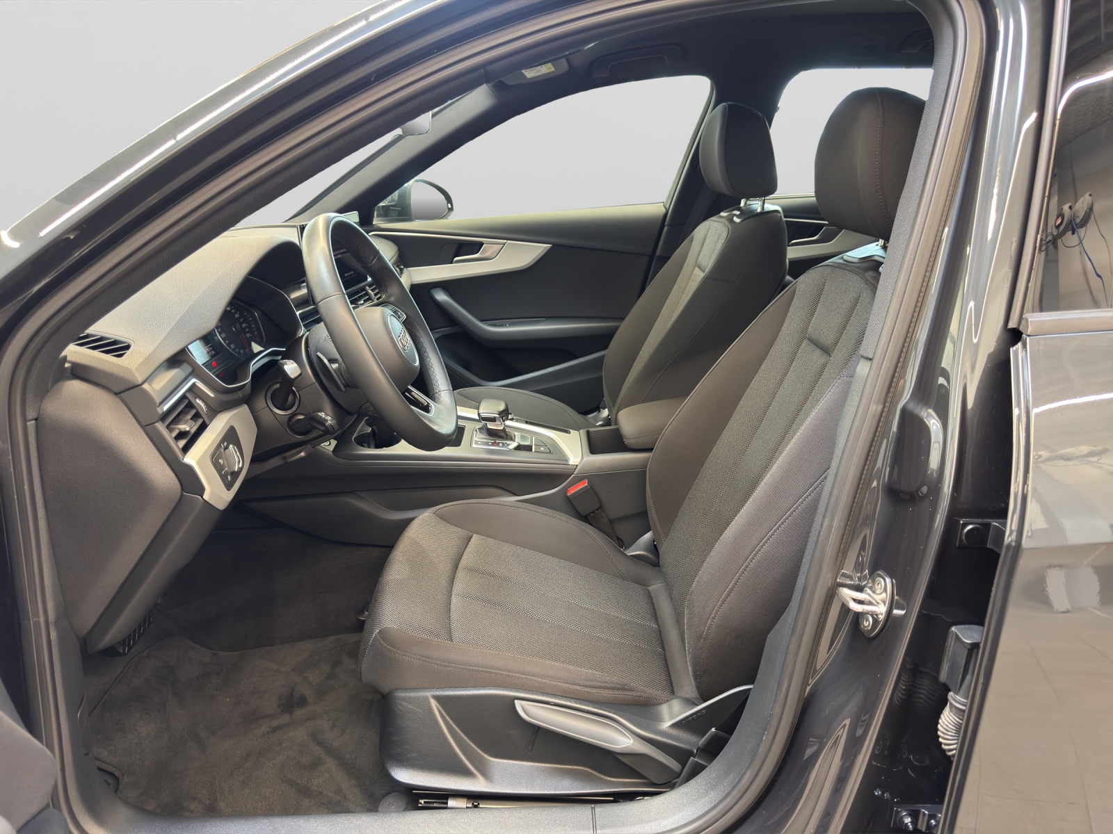 A4 Avant 40 TFSI basis Navi Buisnesspaket
