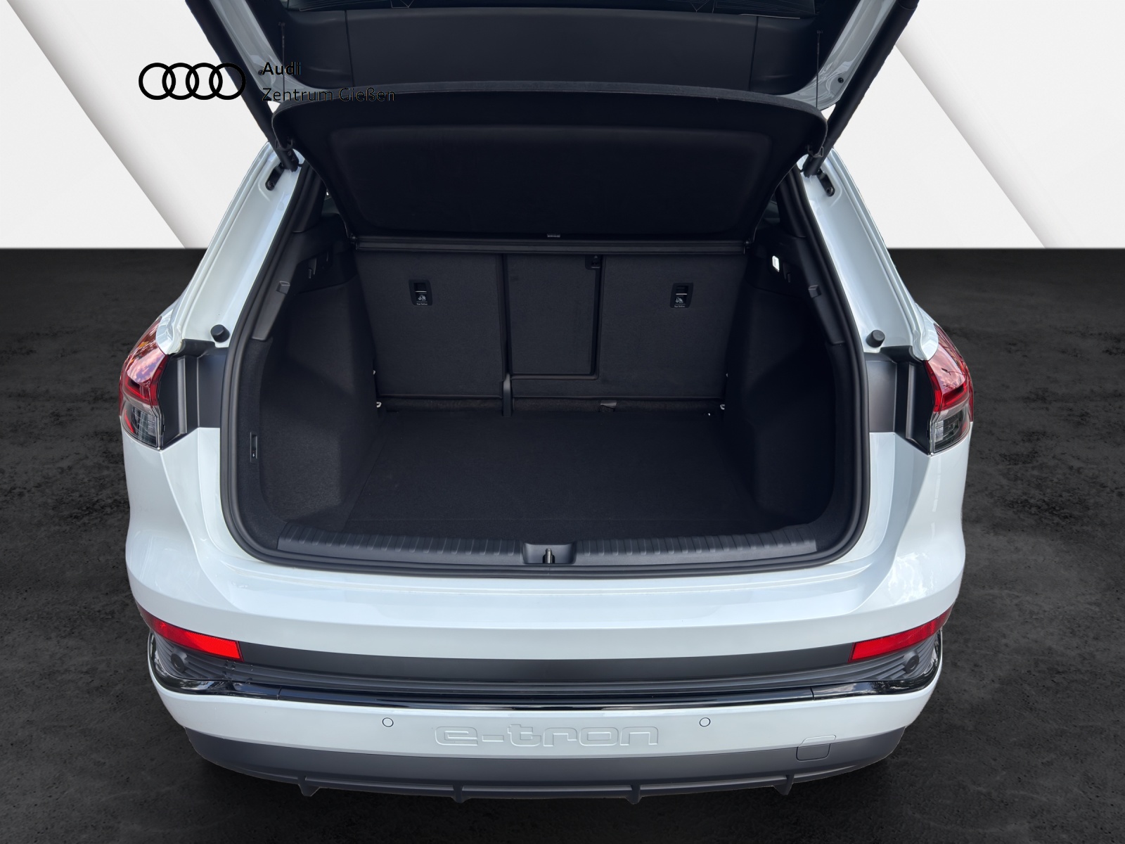 Q4 e-tron 40 S line Black AHK Matrix-LED Navi