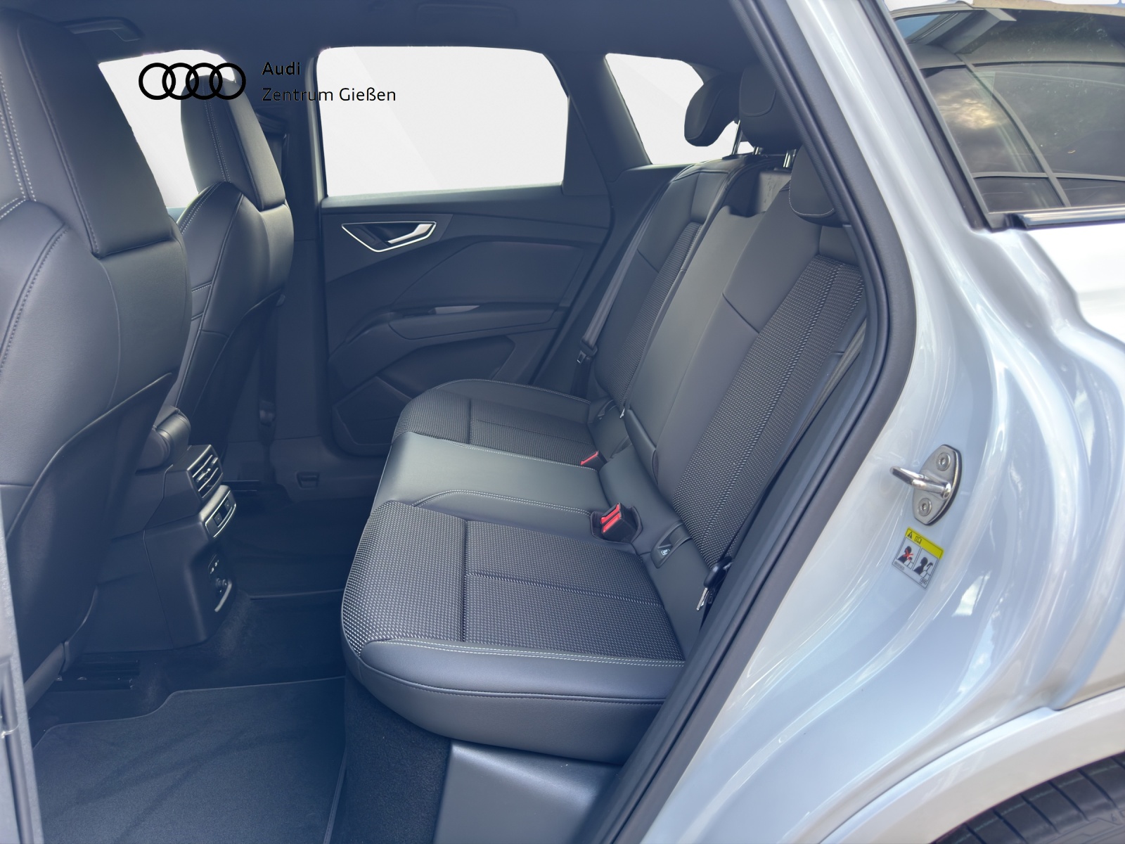 Q4 e-tron 40 S line Black AHK Matrix-LED Navi