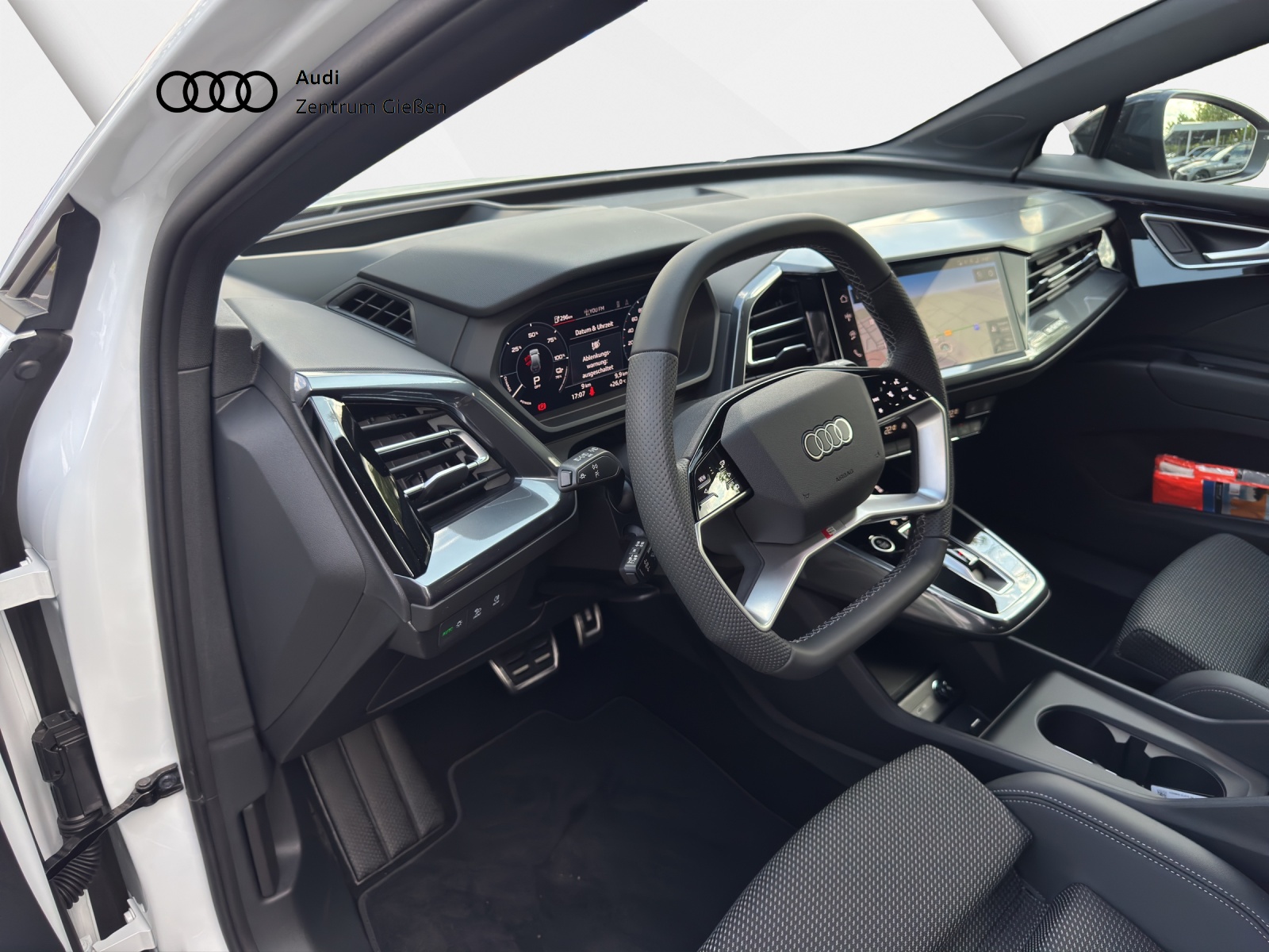 Q4 e-tron 40 S line Black AHK Matrix-LED Navi