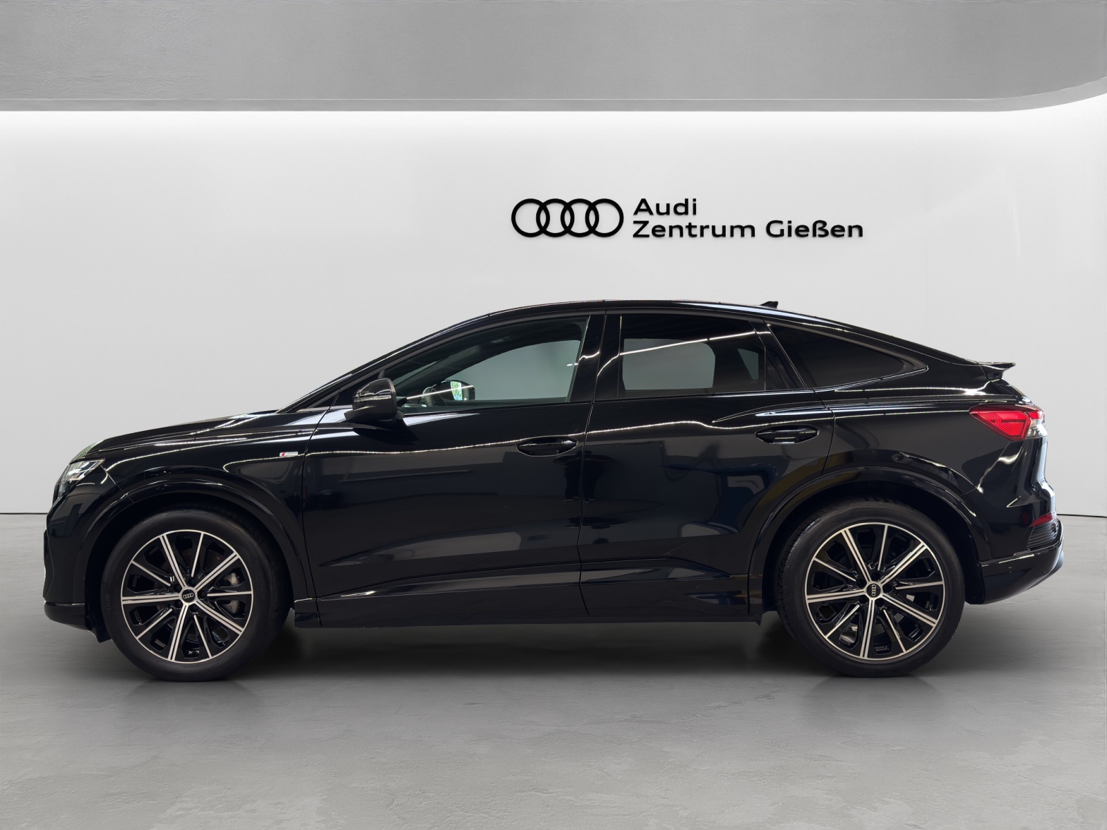Q4 e-tron Sportback 45 S line Black Matrix-LED Kamera Navi