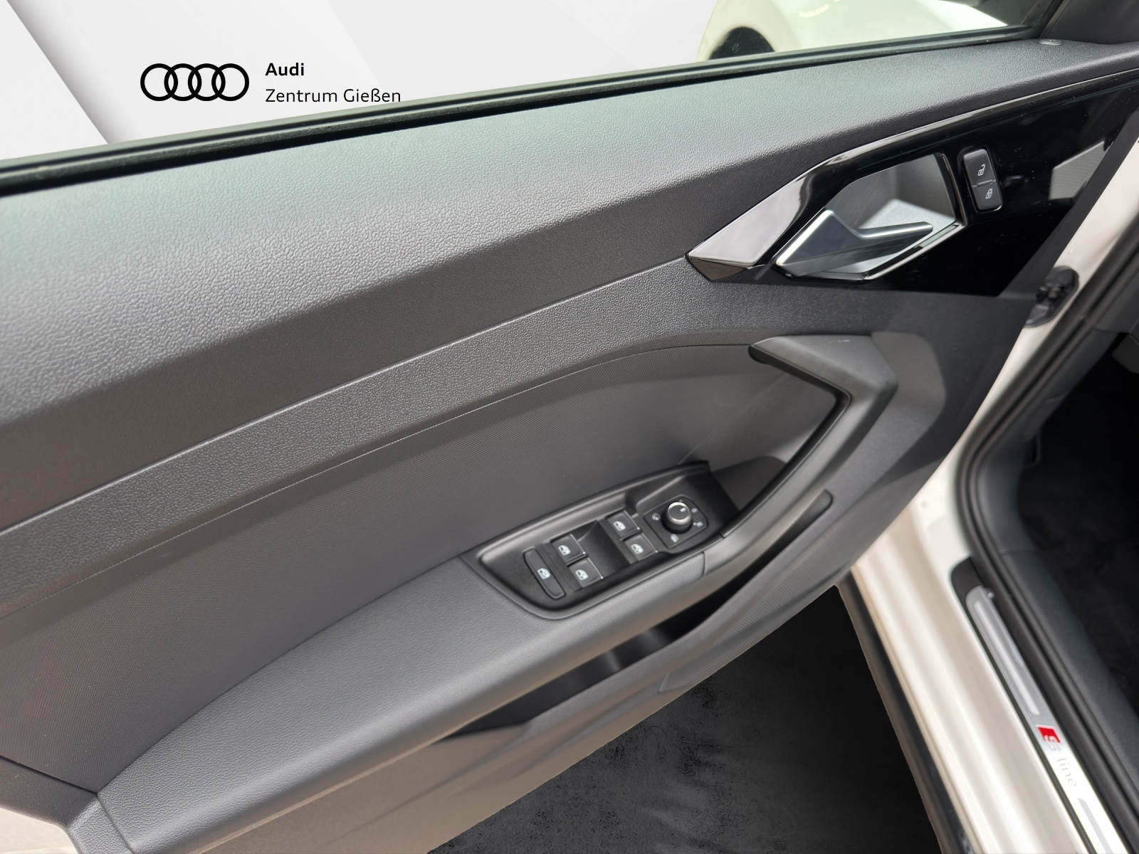 A1 Sportback 25 TFSI S-tronic advanced S line black Assistenzpaket