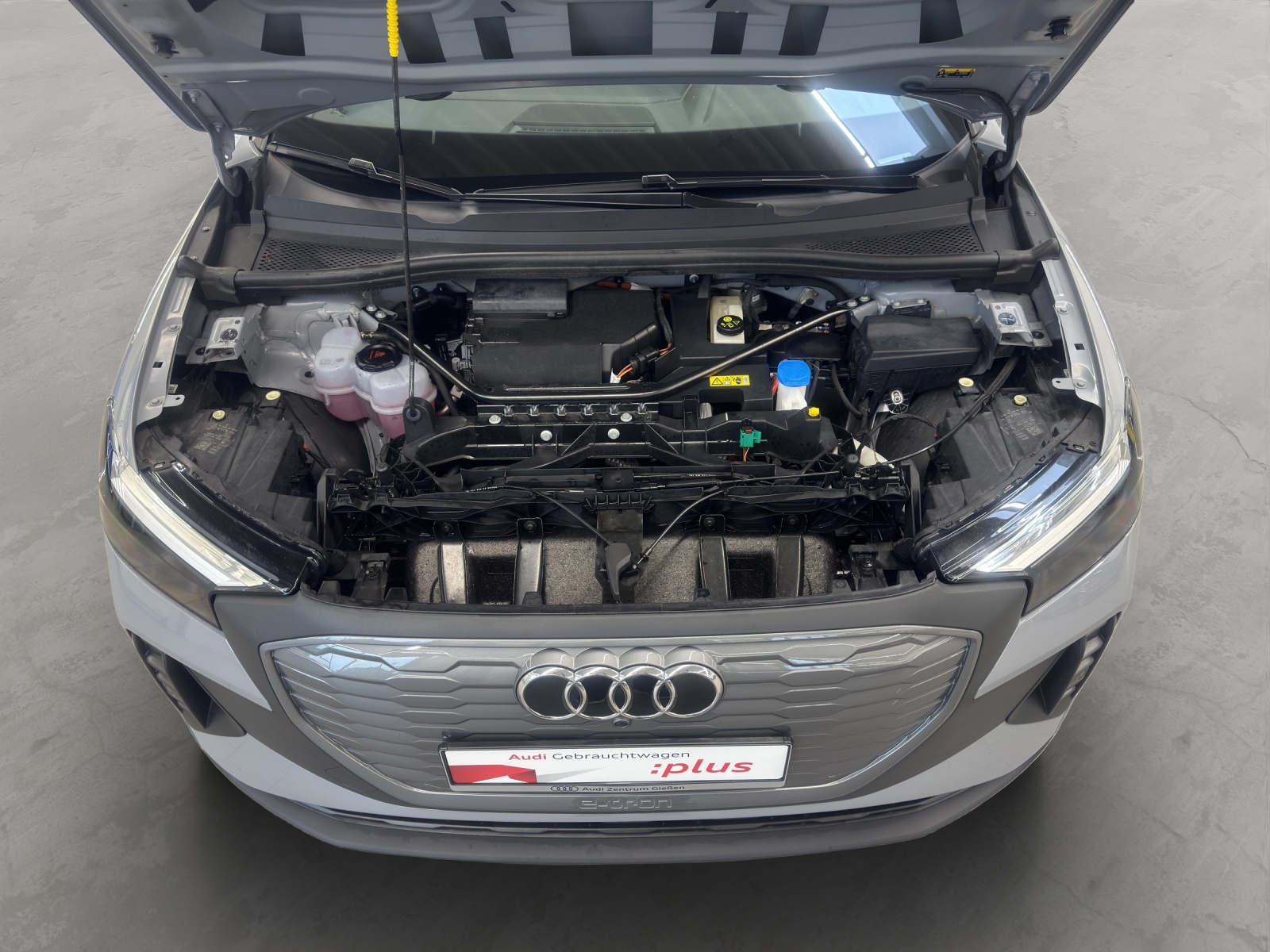 Q4 e-tron Sportback 35 basis Kamera Navi LED