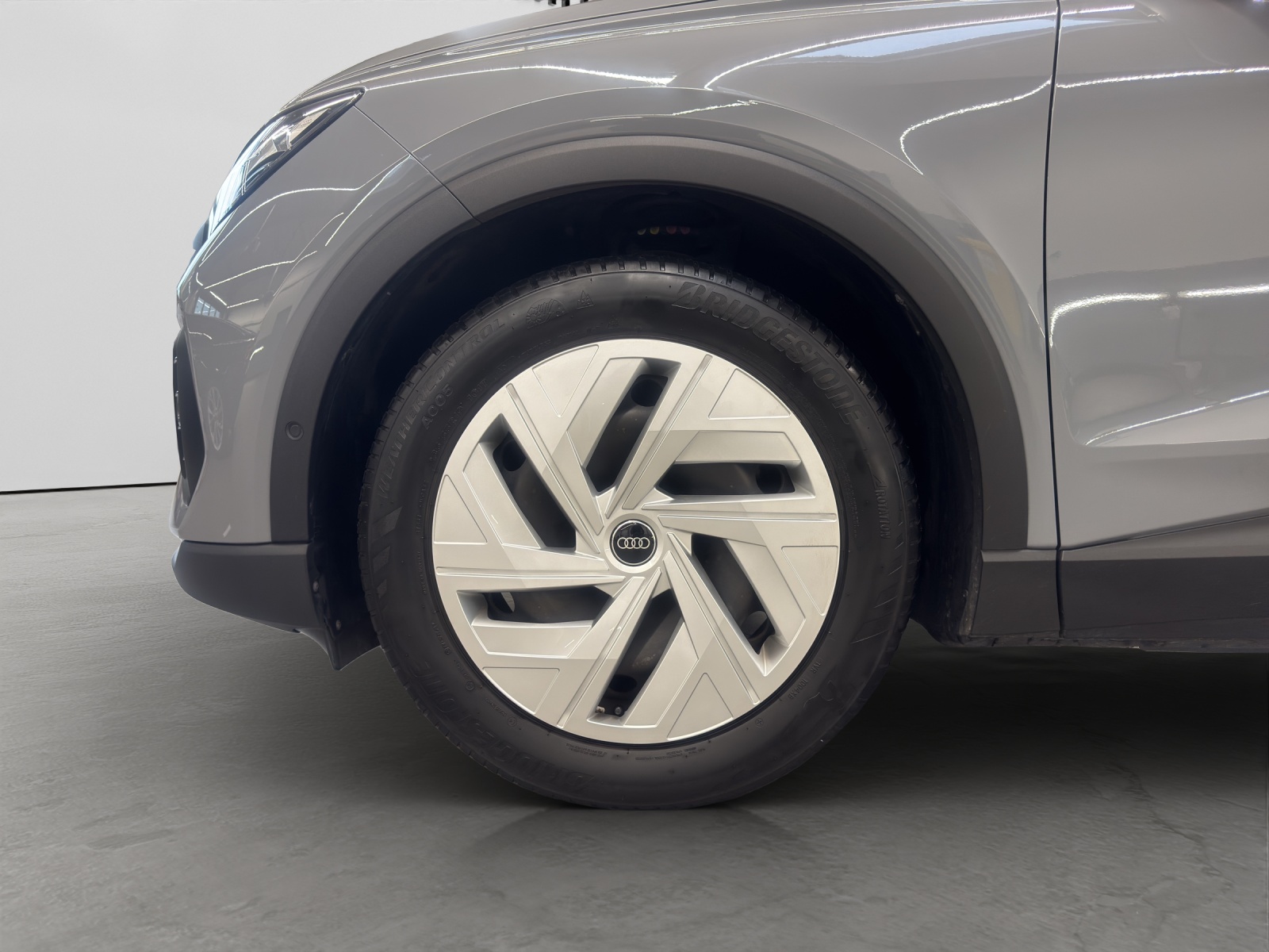 Q4 e-tron Sportback 35 basis Kamera Navi LED