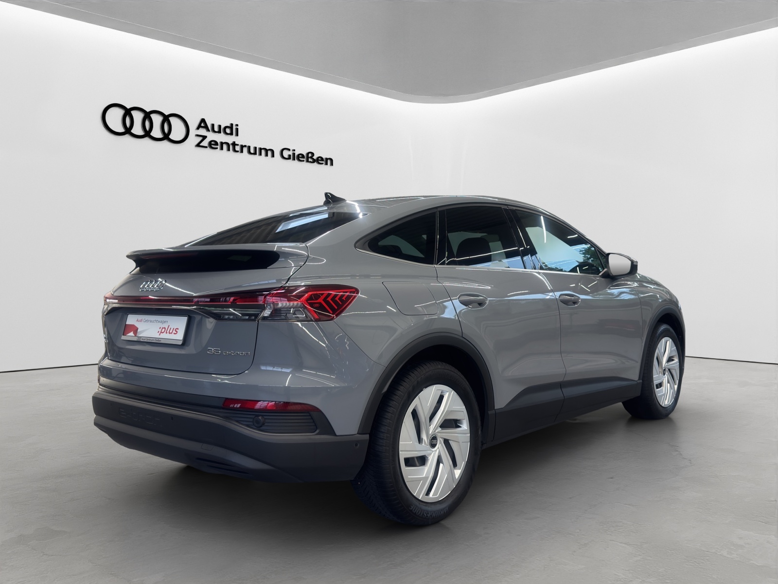 Q4 e-tron Sportback 35 basis Kamera Navi LED