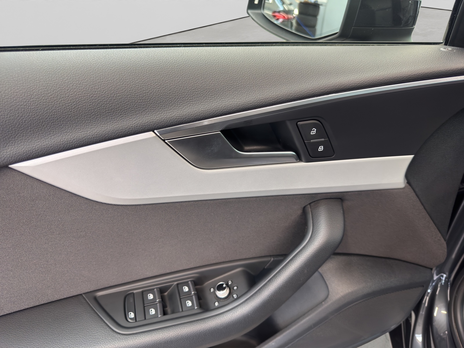 A4 Avant 40 TFSI quattro basis AHK Kamera Navi LED